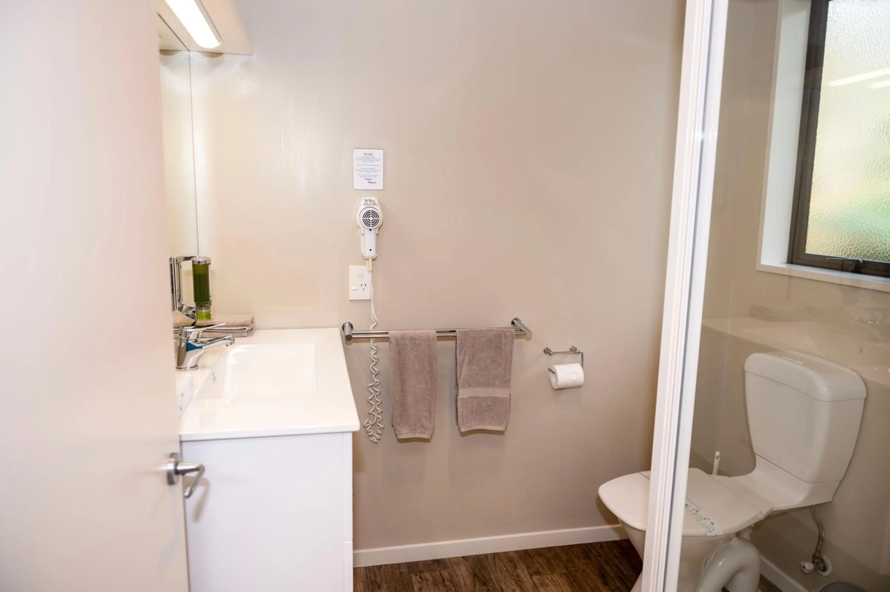 Bathroom in 58 On Cron Motel