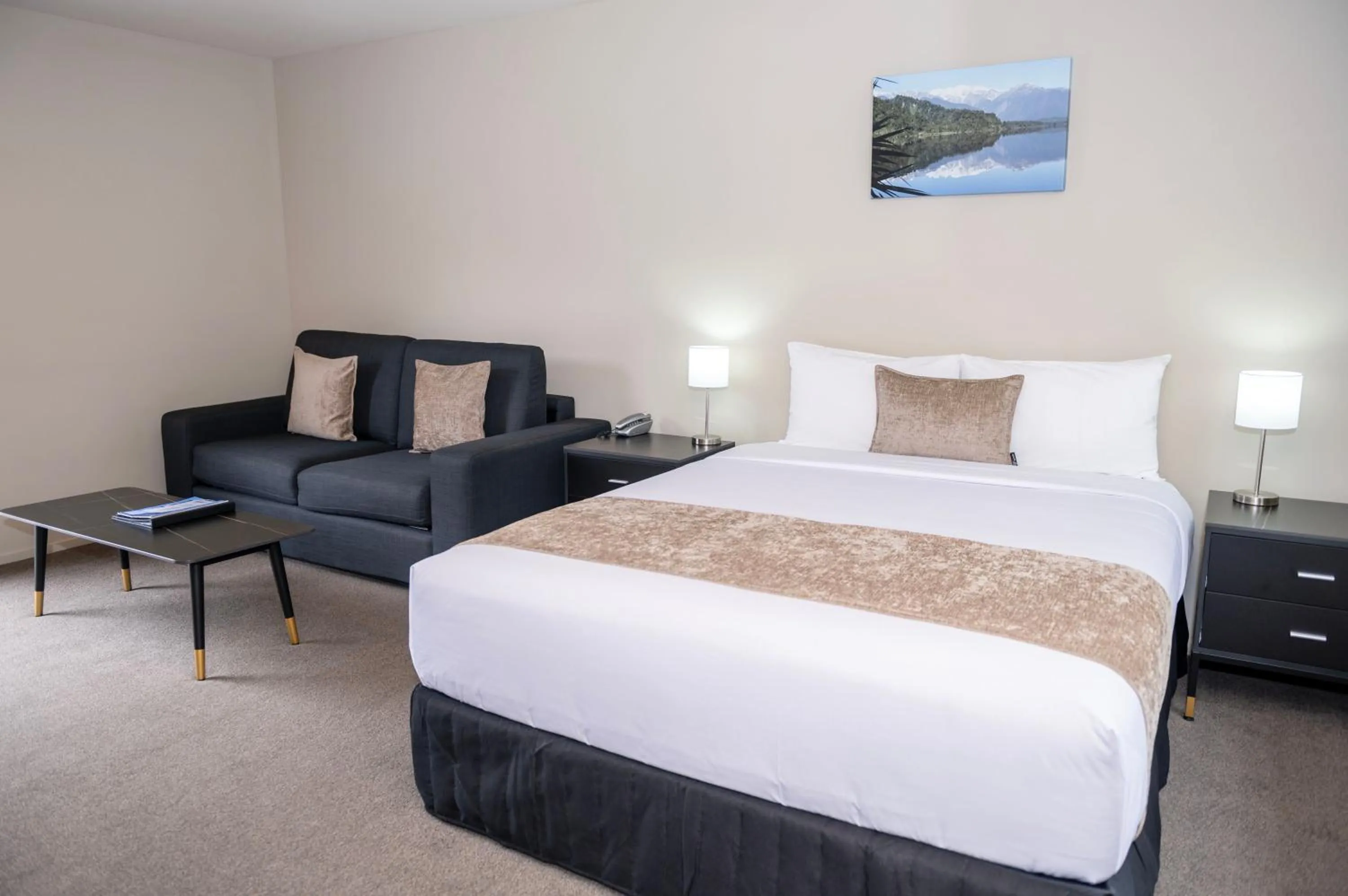 Bedroom, Bed in 58 On Cron Motel