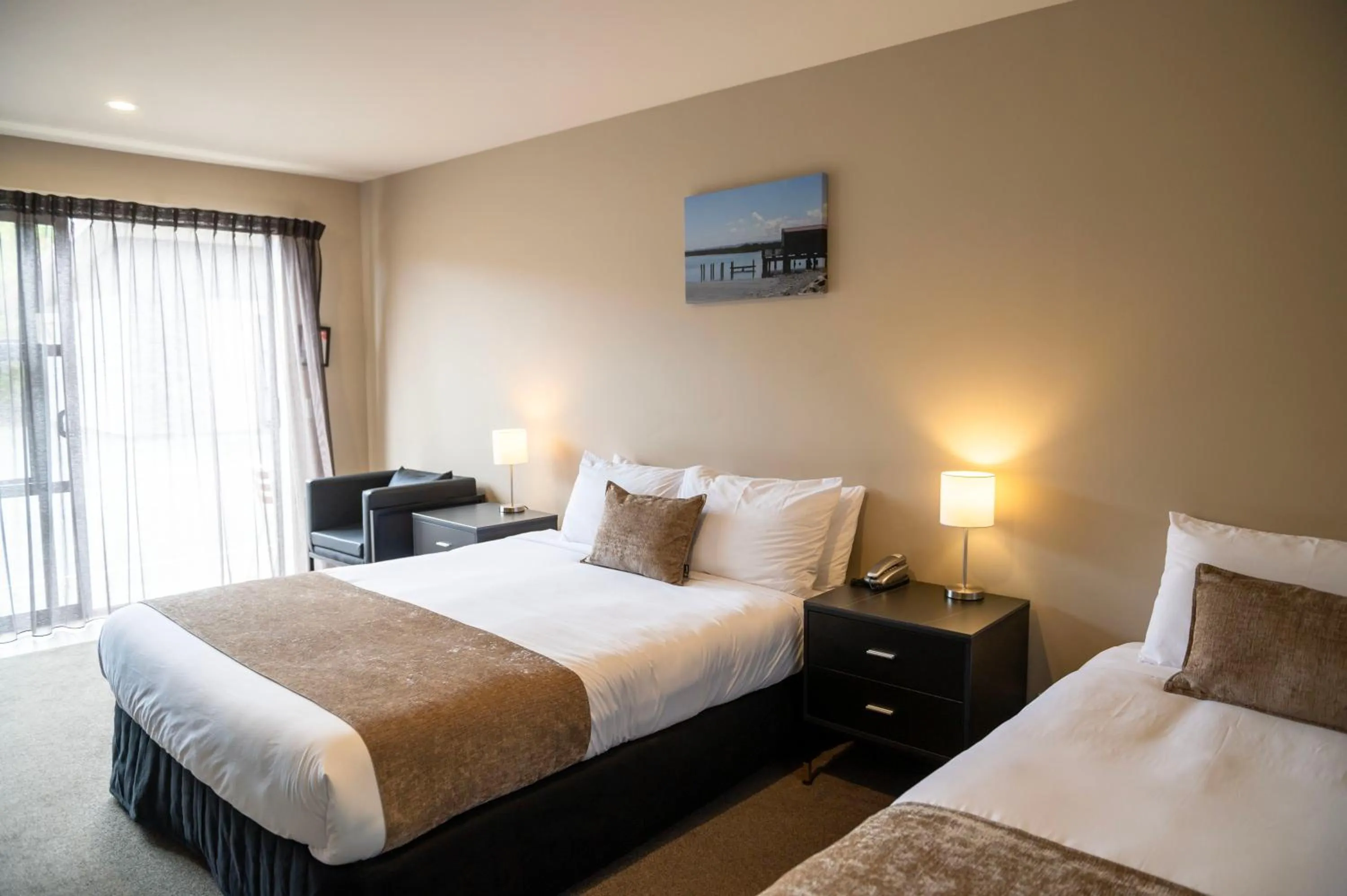 Photo of the whole room, Bed in 58 On Cron Motel