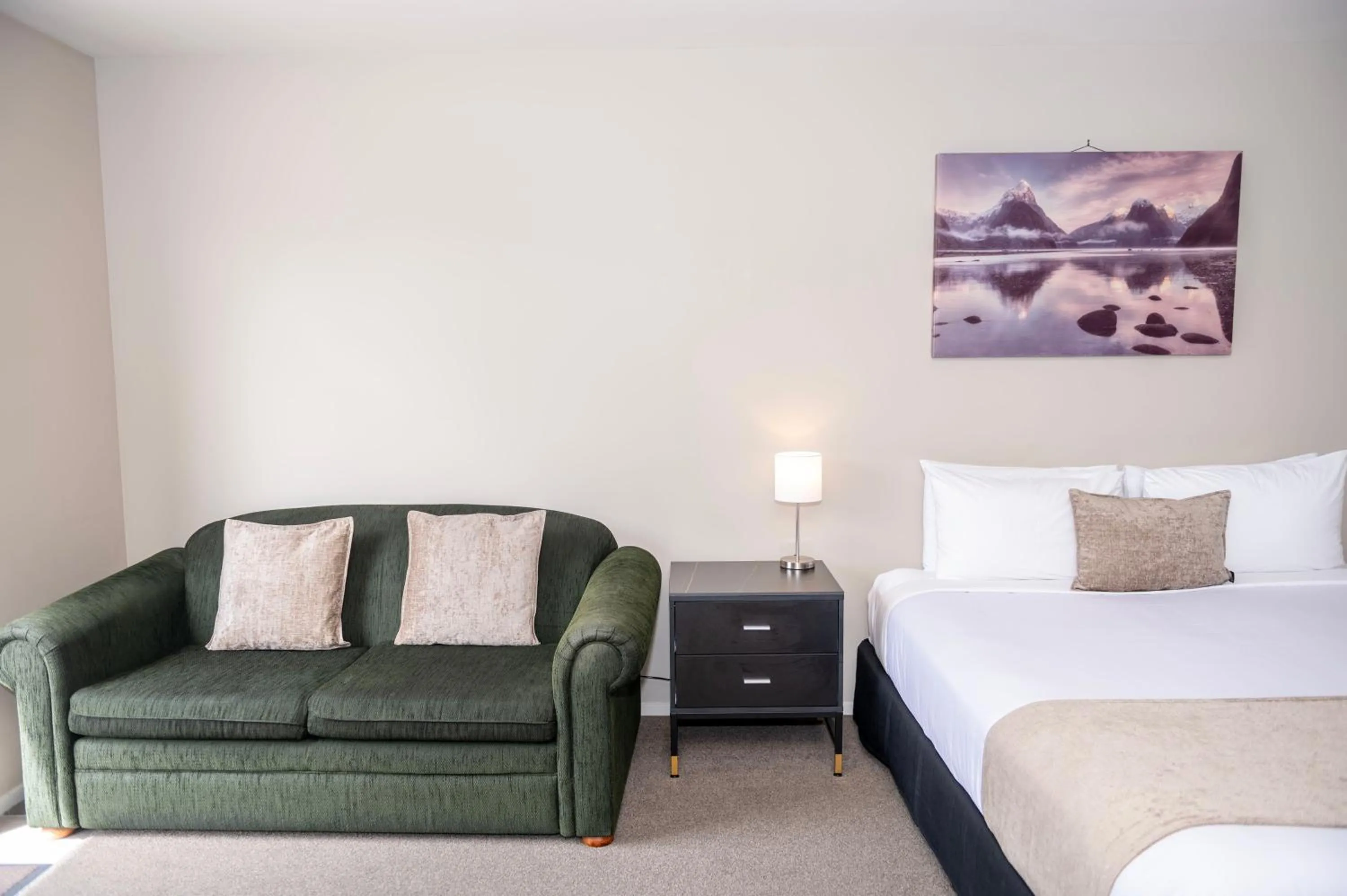 Bedroom, Bed in 58 On Cron Motel