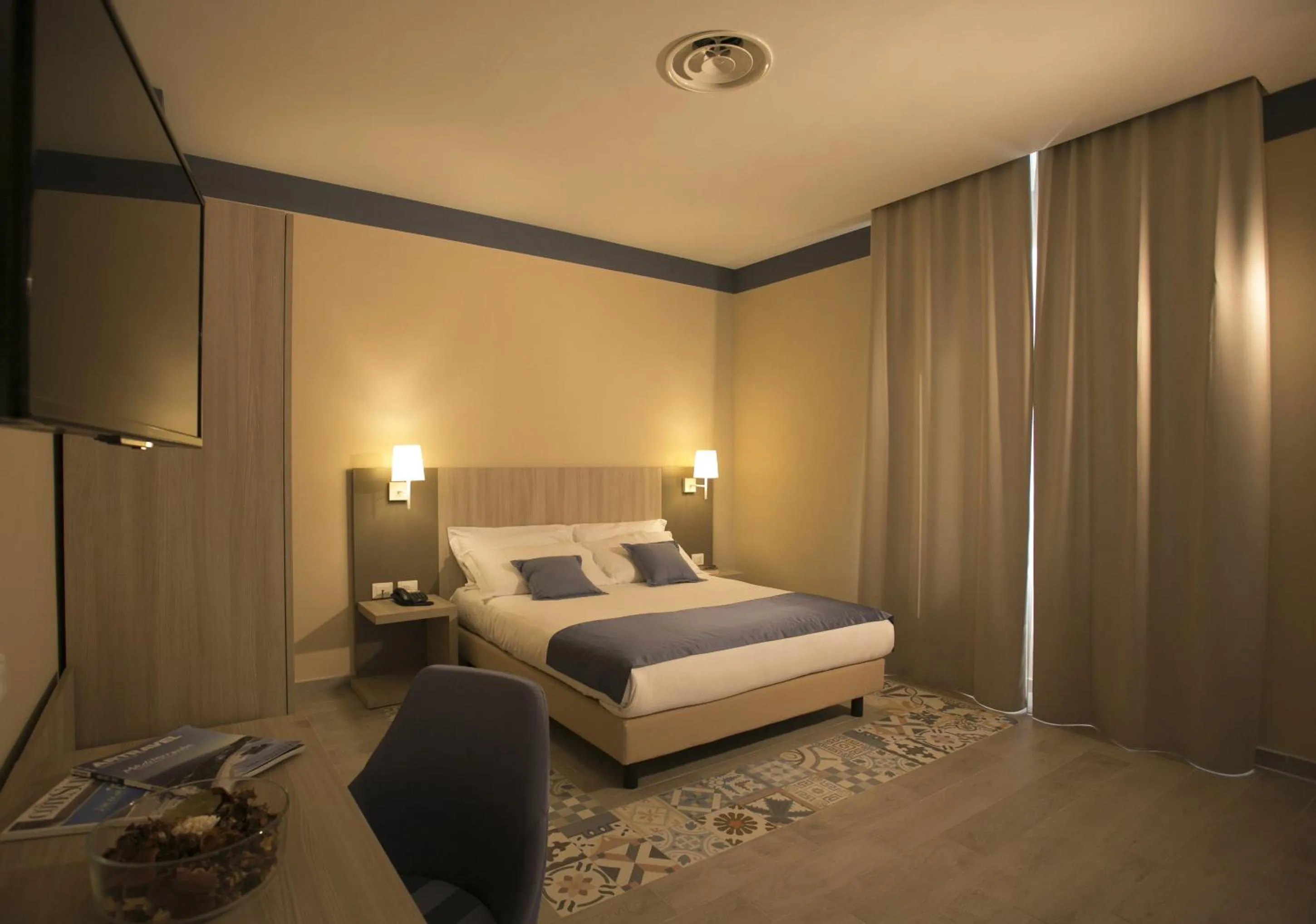 Photo of the whole room, Bed in Map holiday residence