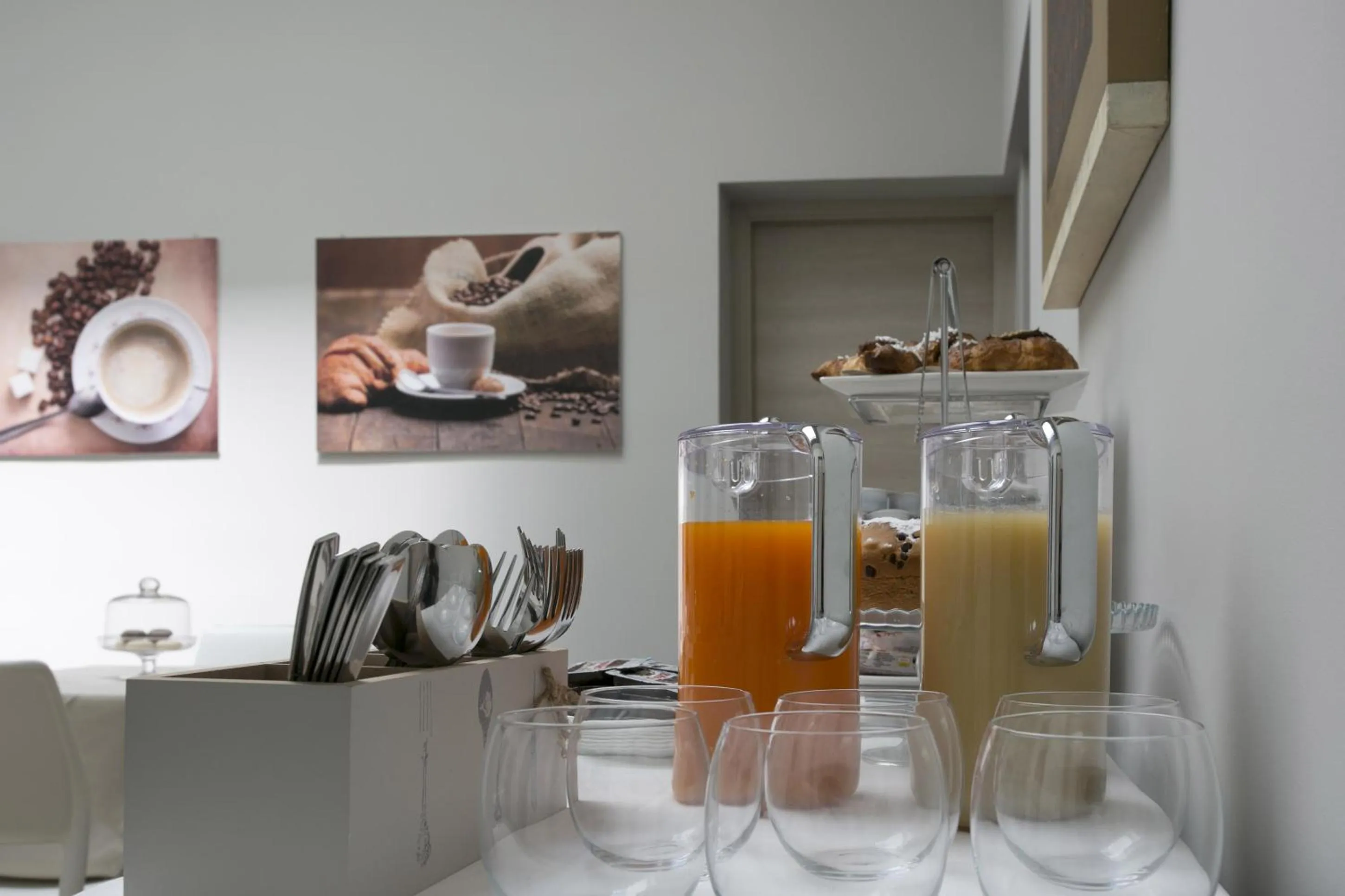 Buffet breakfast in Map holiday residence