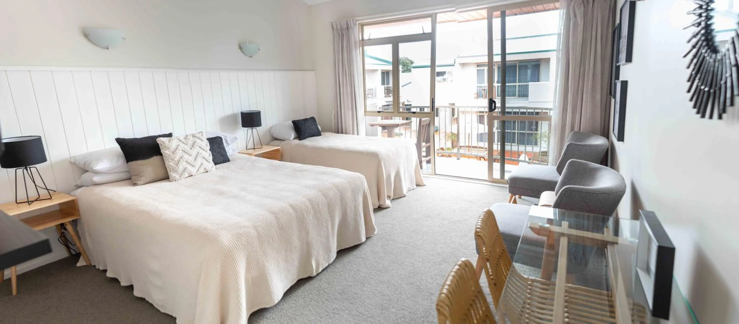 Photo of the whole room, Bed in Raglan Sunset Motel and Conference Venue