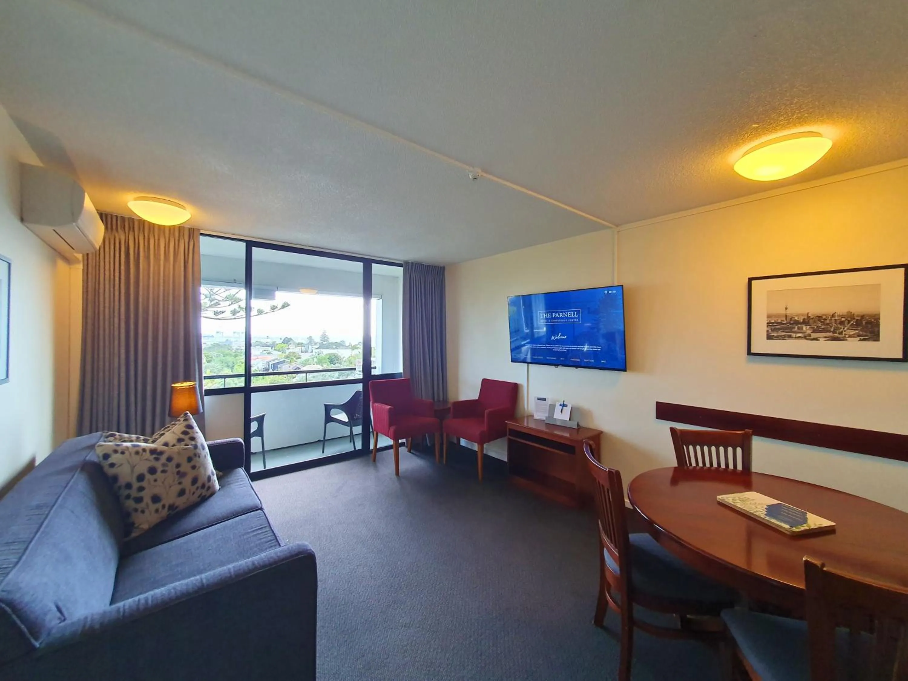 TV and multimedia in The Parnell Hotel & Conference Centre