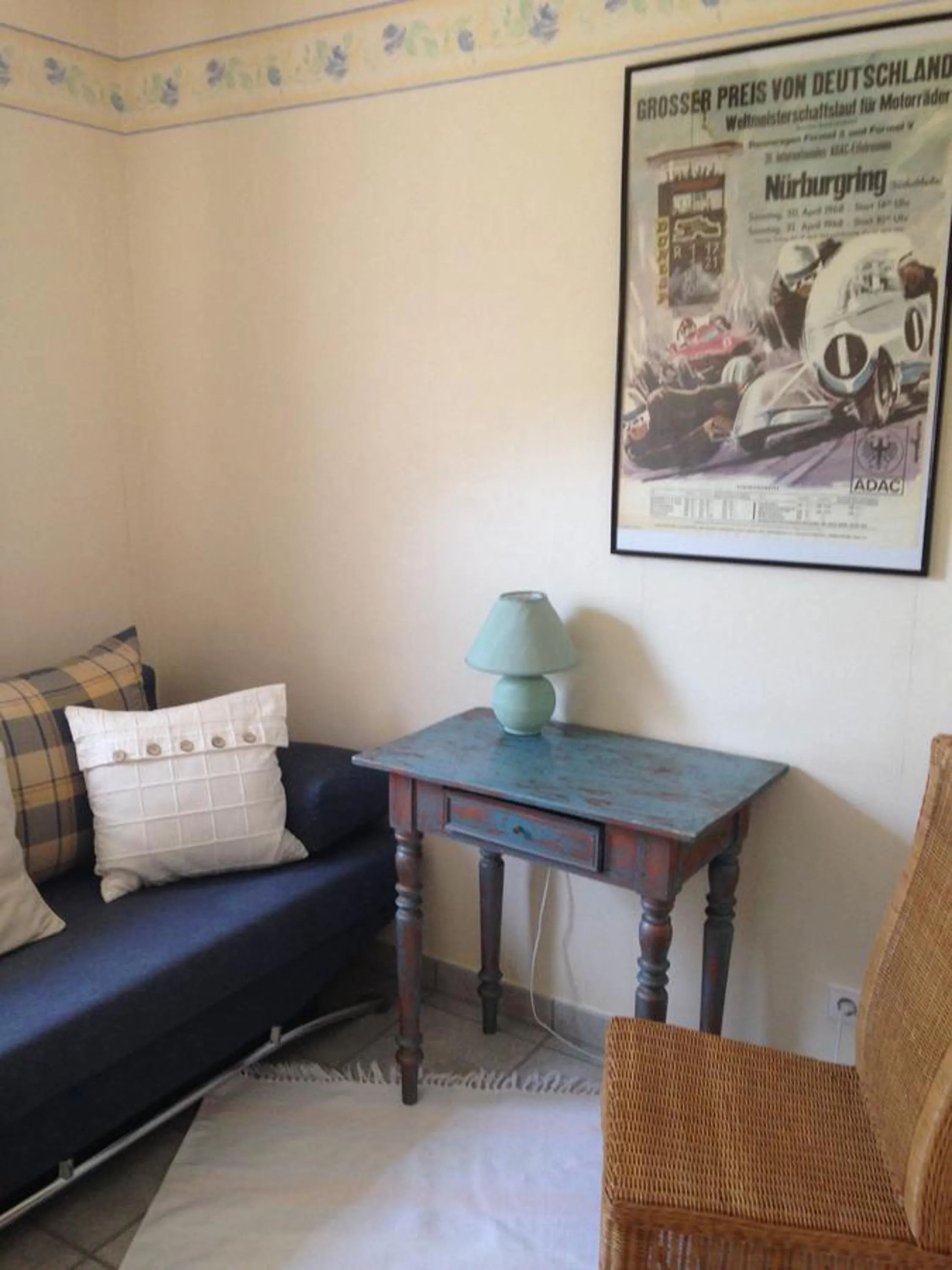 Photo of the whole room in The Place After the Race B&B