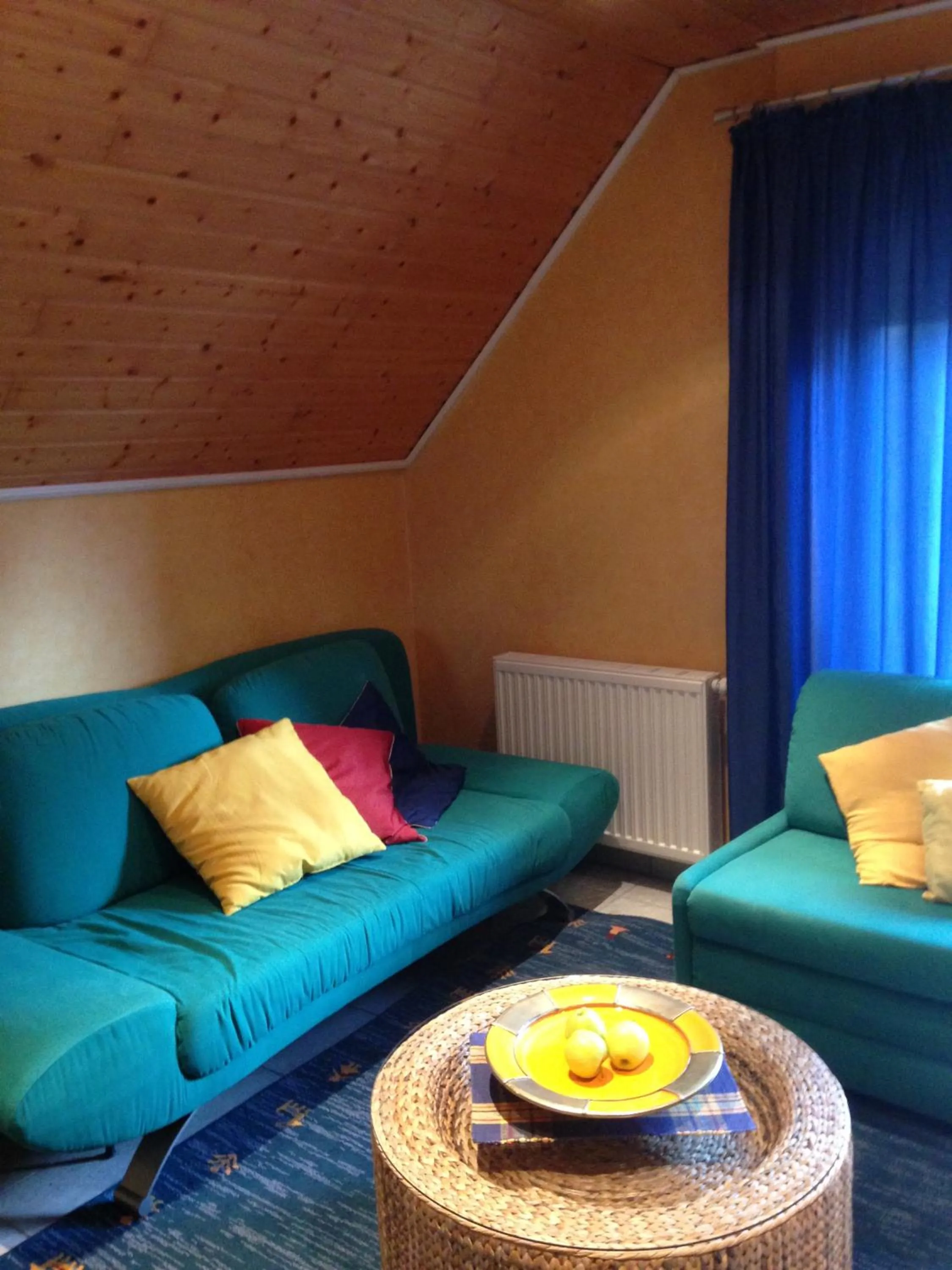 Photo of the whole room in The Place After the Race B&B