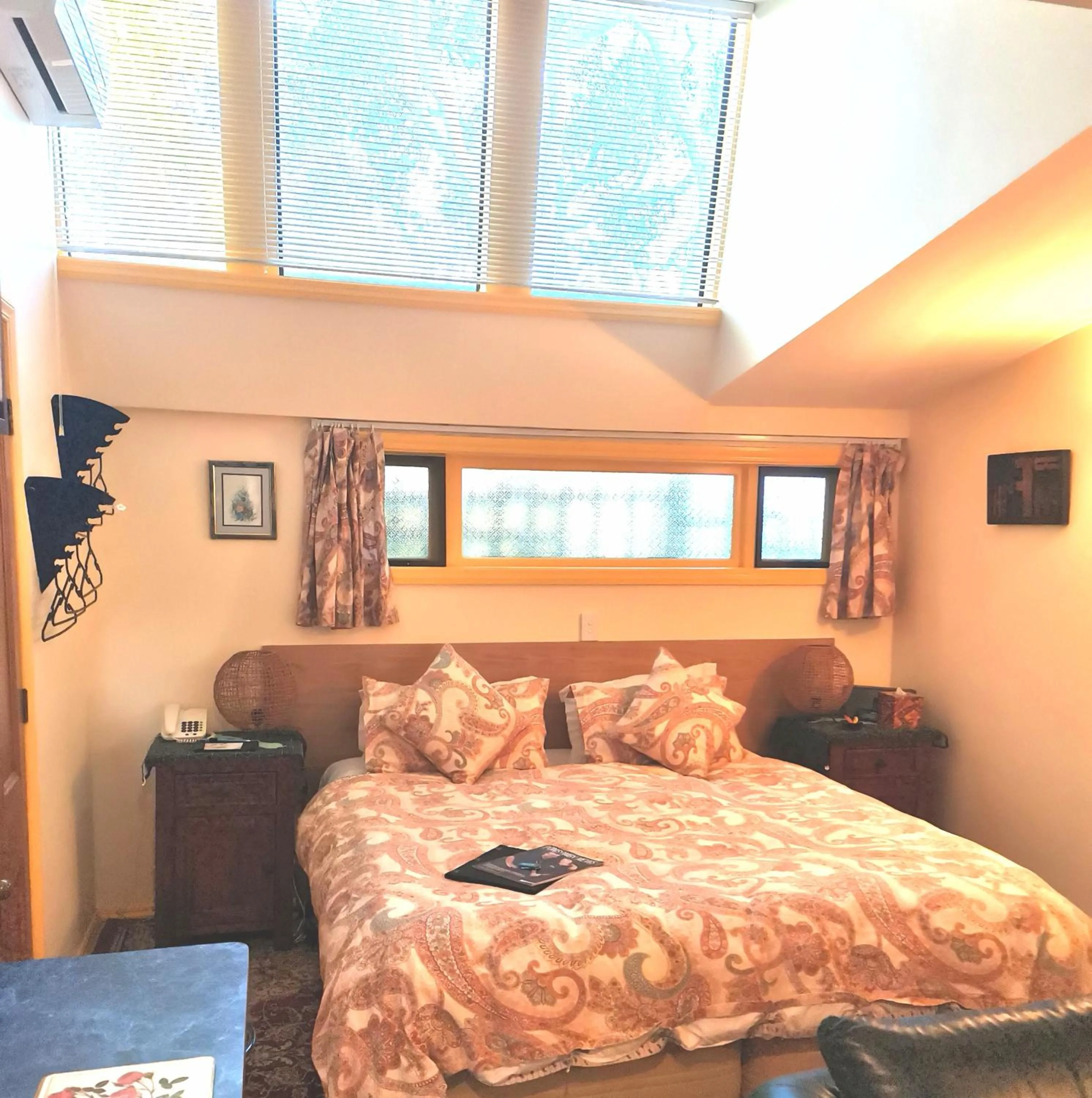 Bed in The Great Ponsonby Arthotel