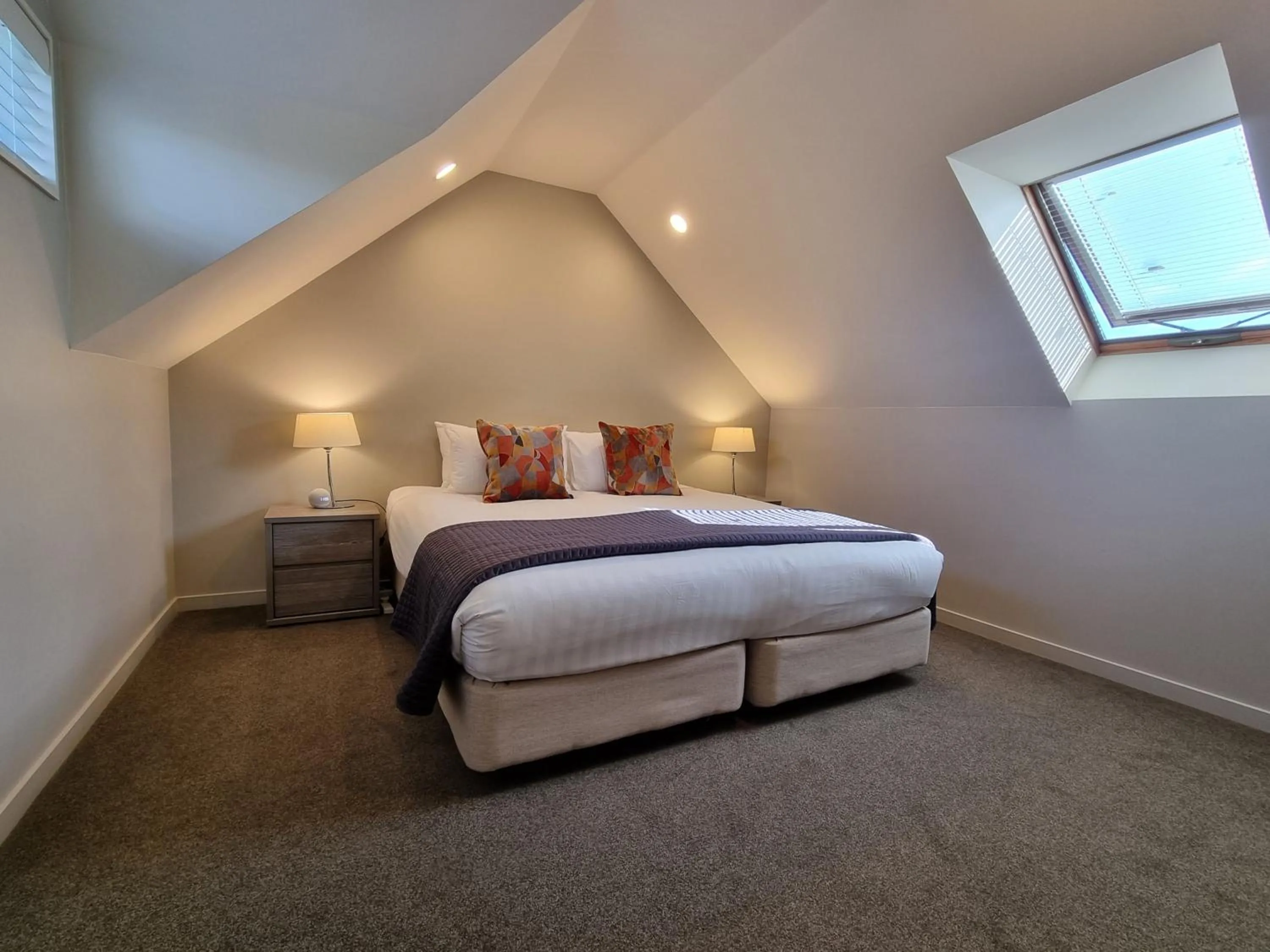 Bedroom, Bed in Vintners Retreat