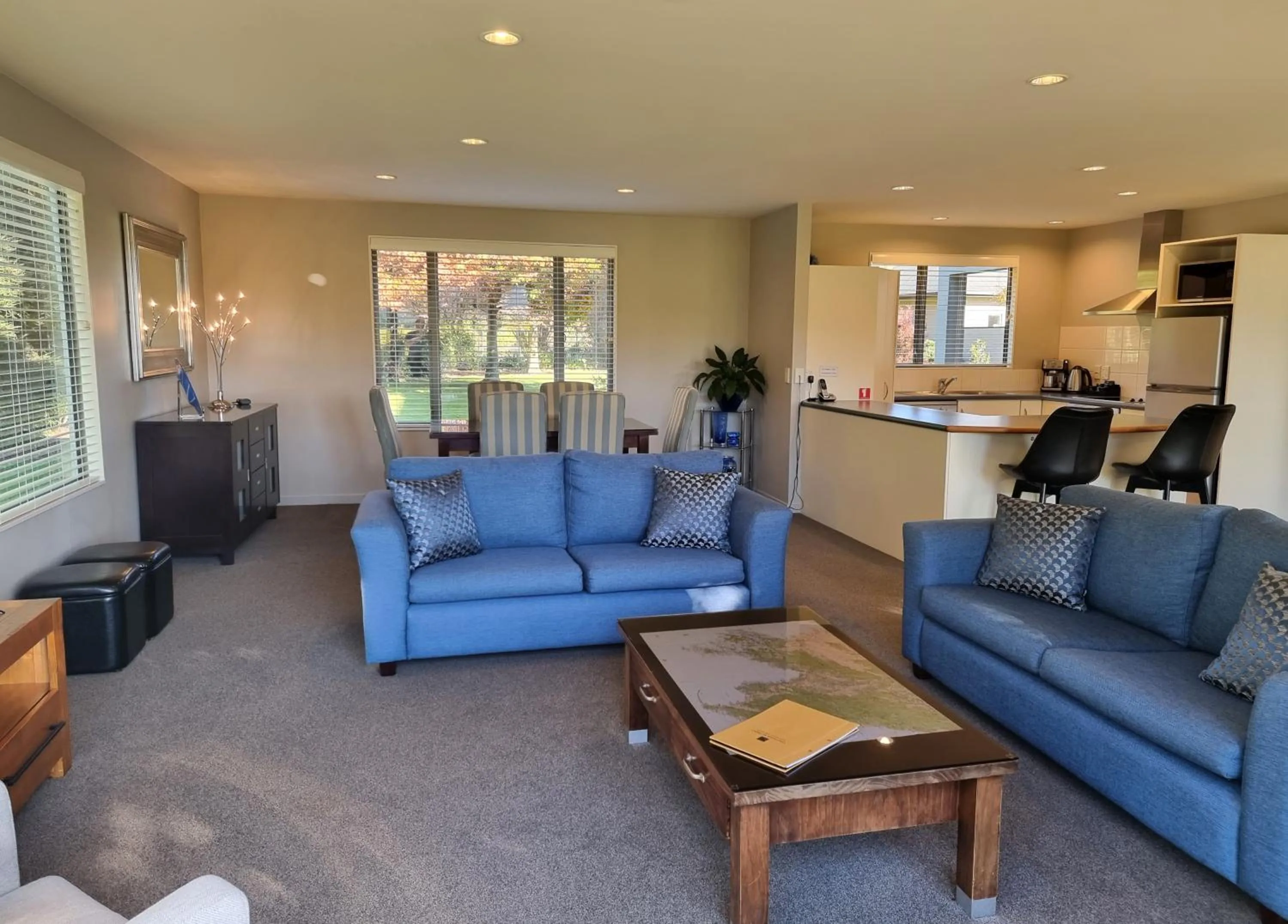 Living room in Vintners Retreat
