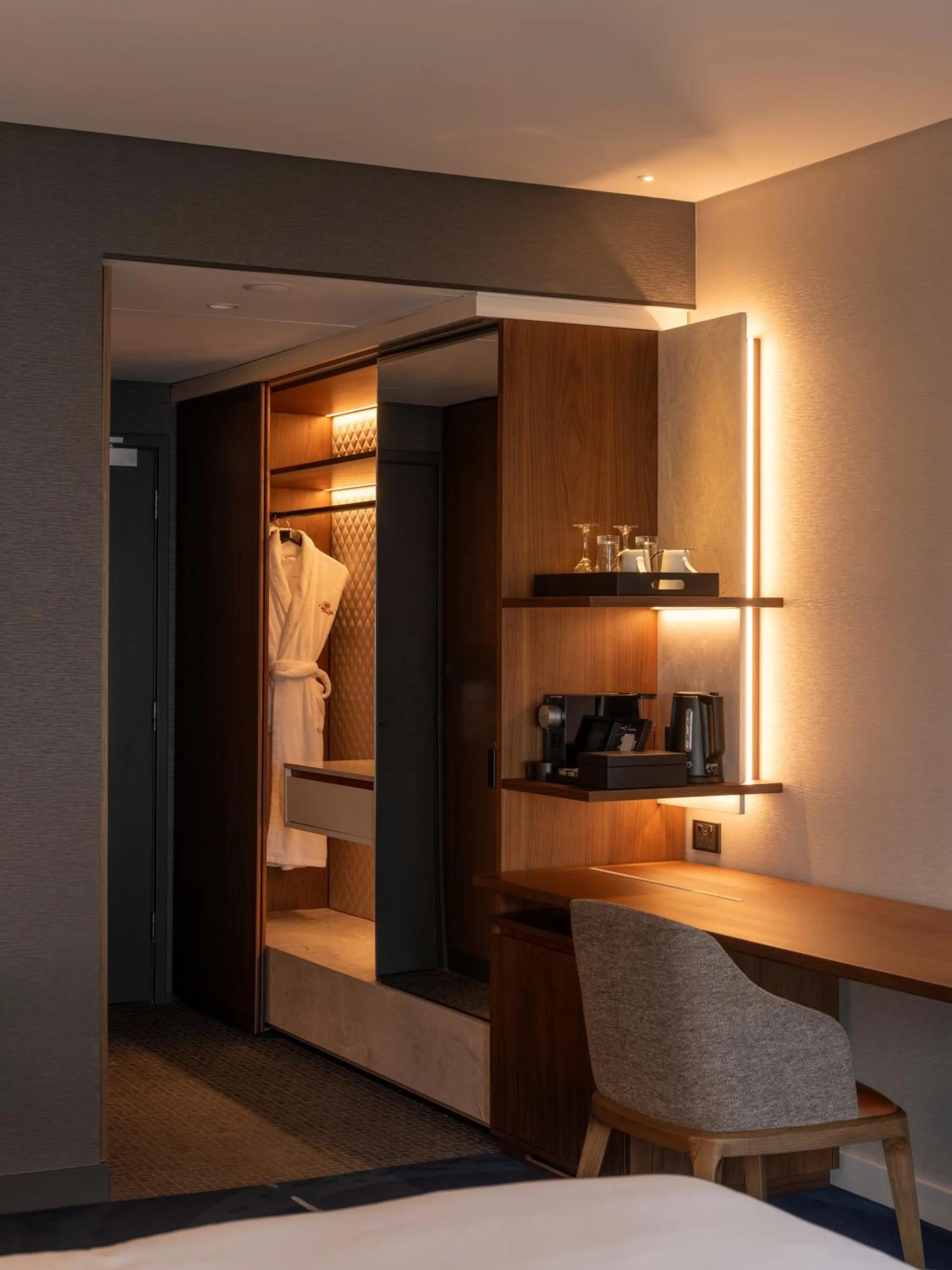 Bedroom in Crowne Plaza Auckland by IHG
