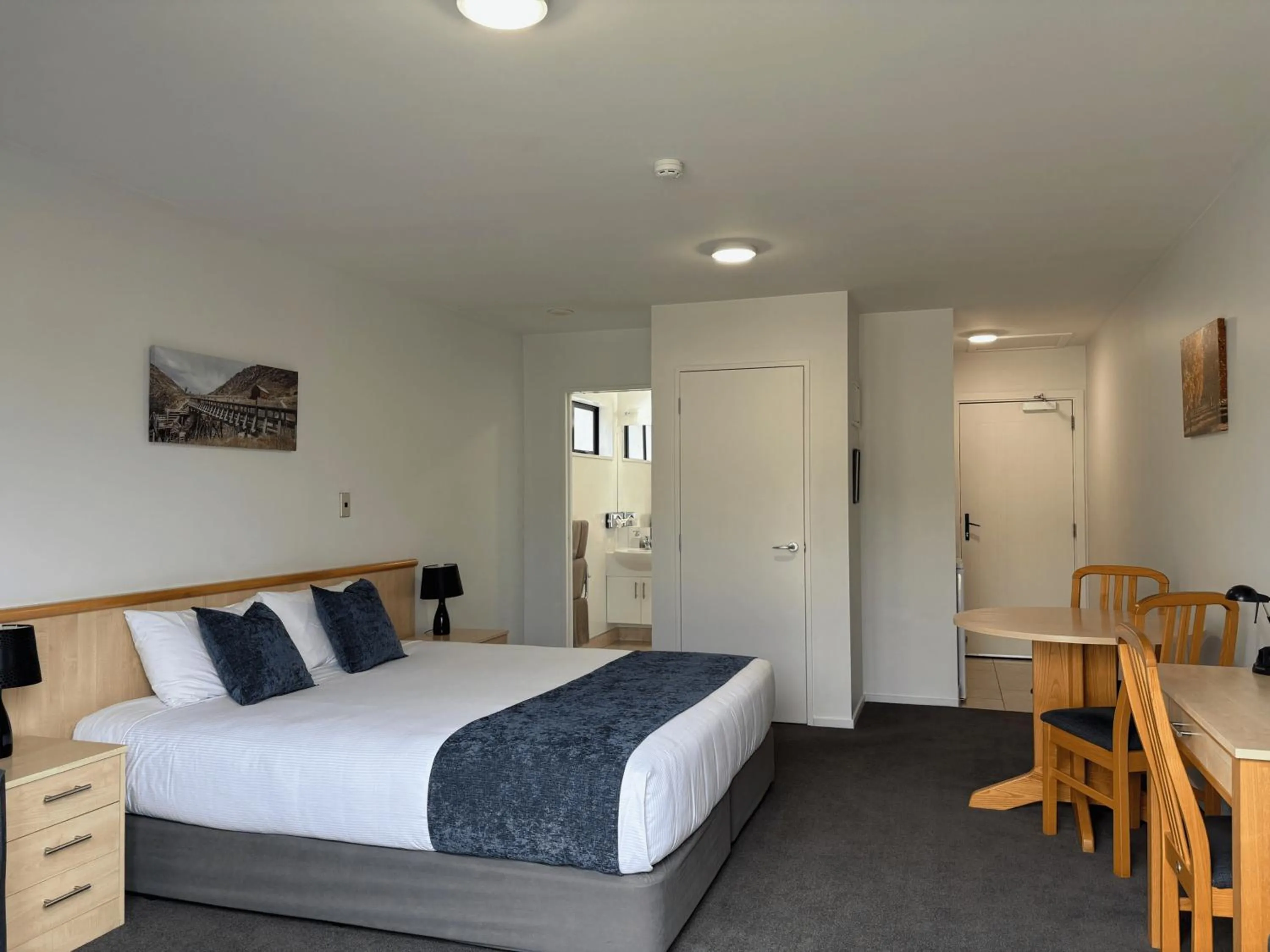 Bed in ASURE Central Gold Motel Cromwell