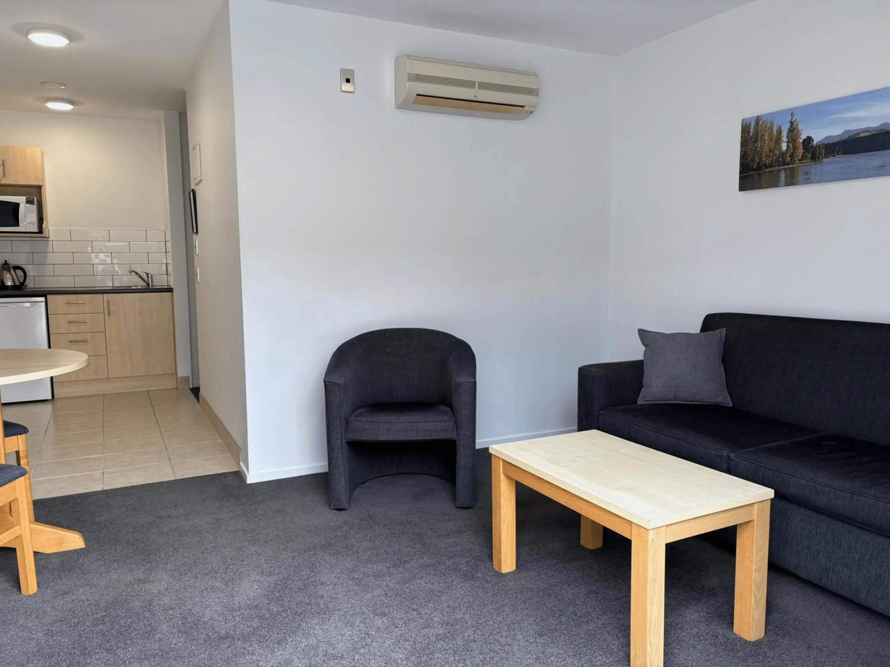 Family Room with Bathroom in ASURE Central Gold Motel Cromwell Family Room with Bathroom in ASURE Central Gold Motel Cromwell