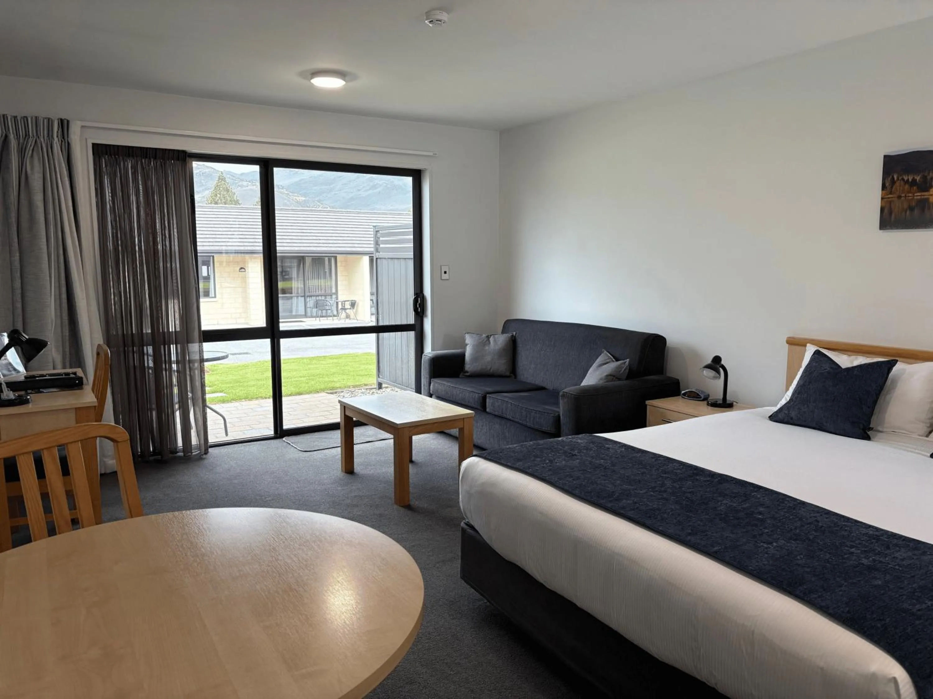 Bed in ASURE Central Gold Motel Cromwell