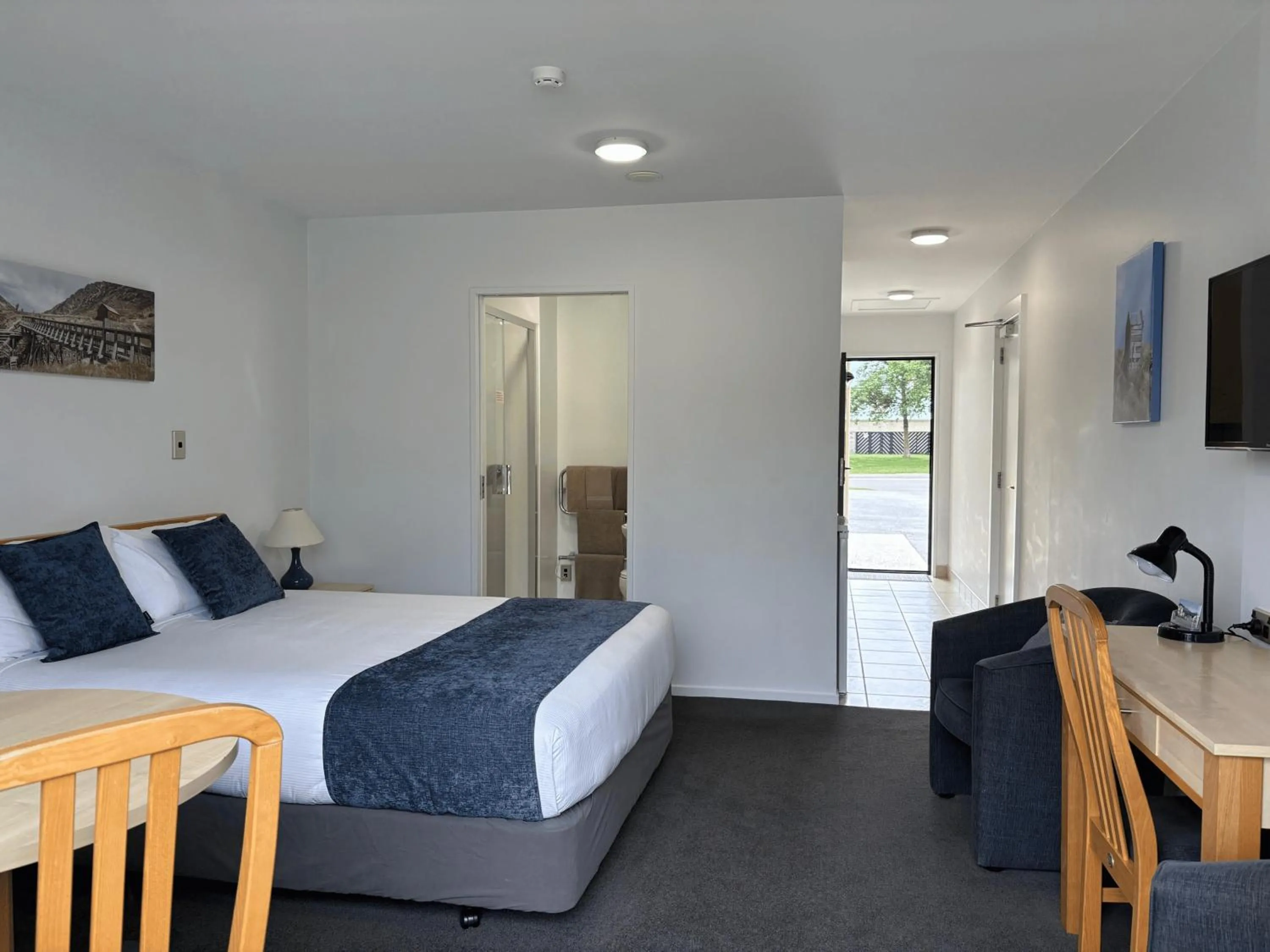 Bed in ASURE Central Gold Motel Cromwell