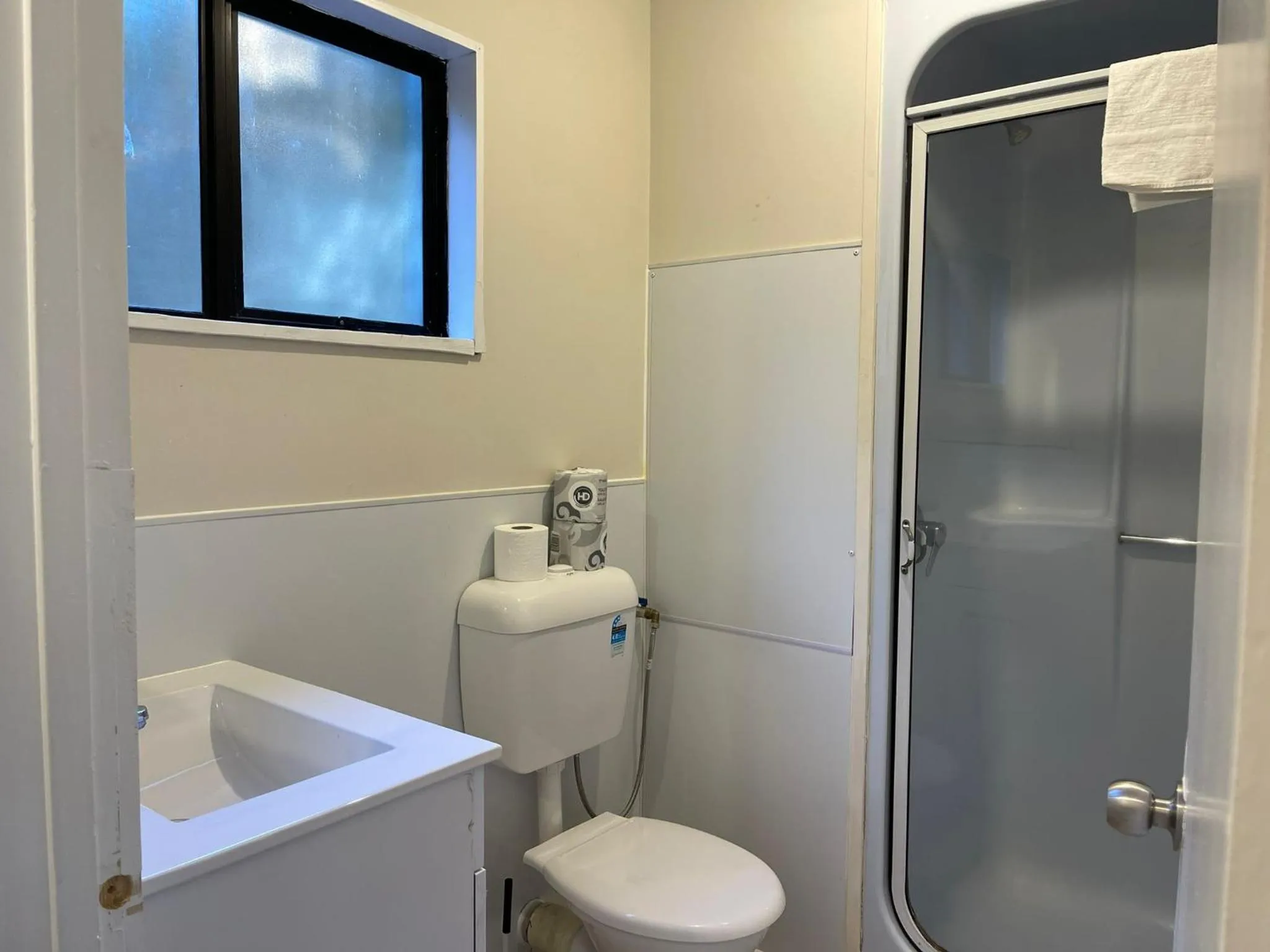 Shower in Rayland Epsom Motel