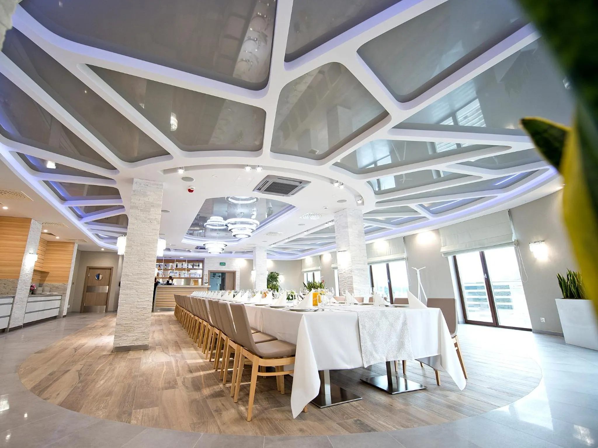 Restaurant/places to eat in Hotel Molo Resort