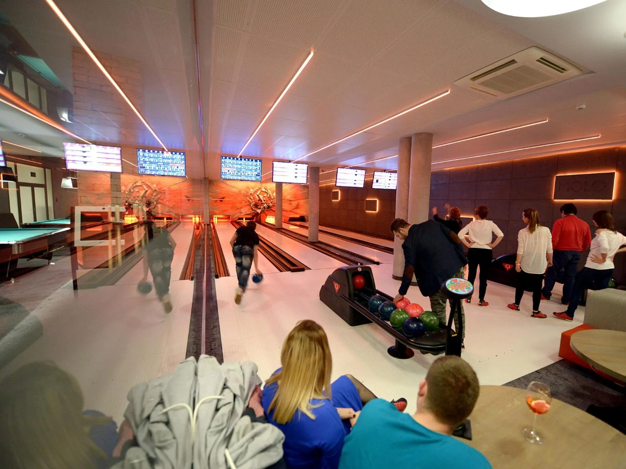 Billiard in Hotel Molo Resort