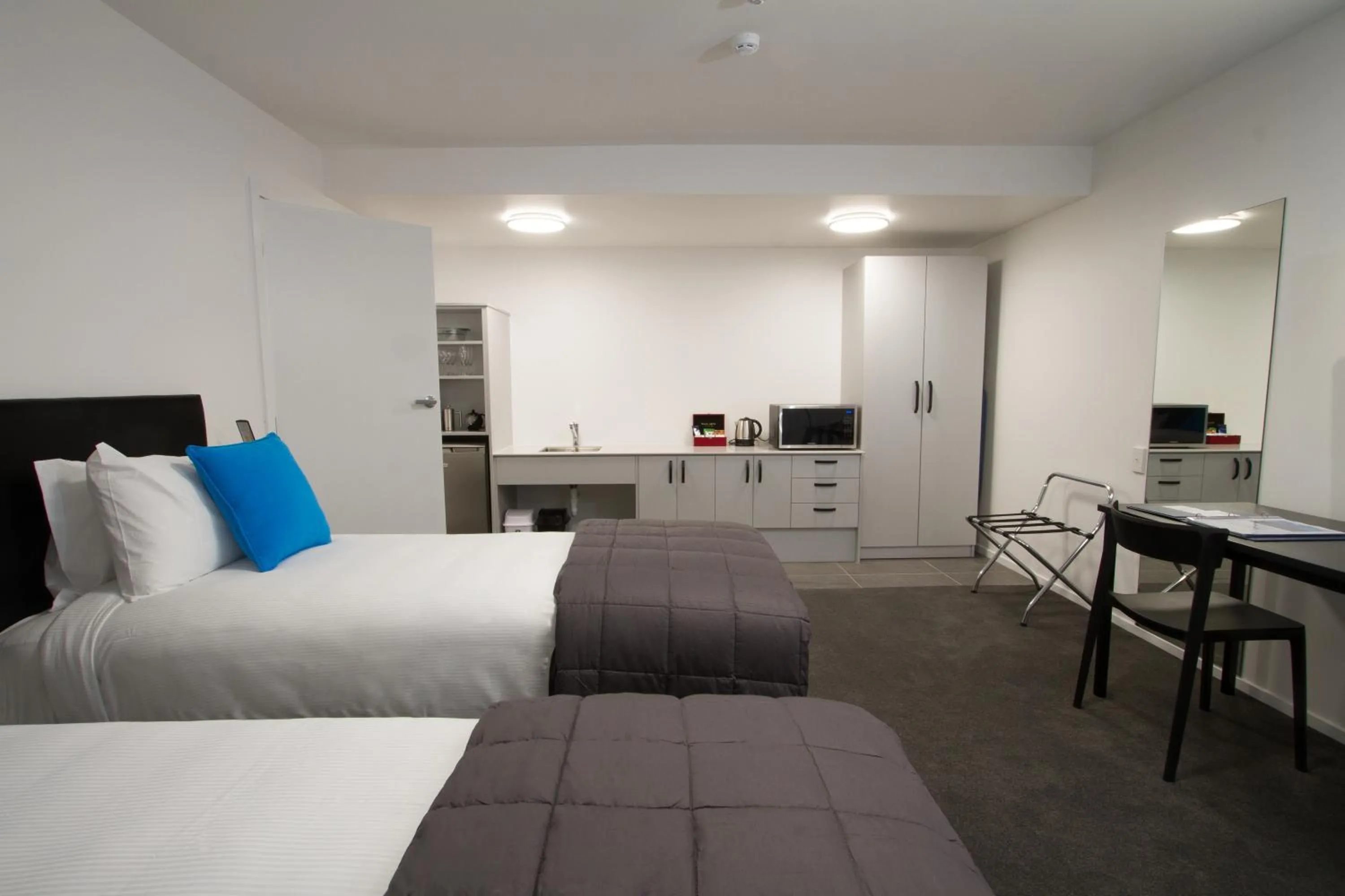 Kitchen or kitchenette, Bed in Aurora on George