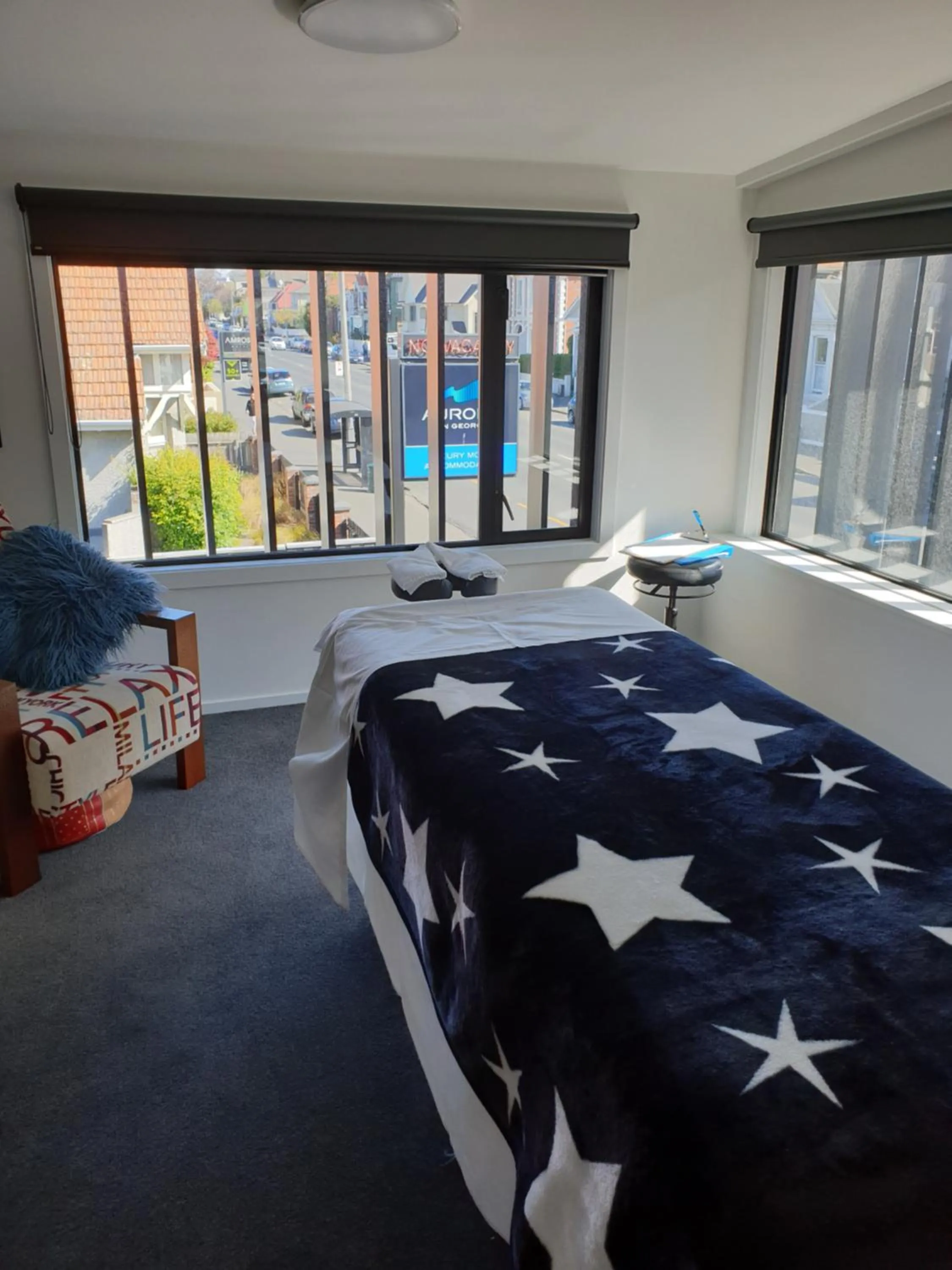 Bed in Aurora on George