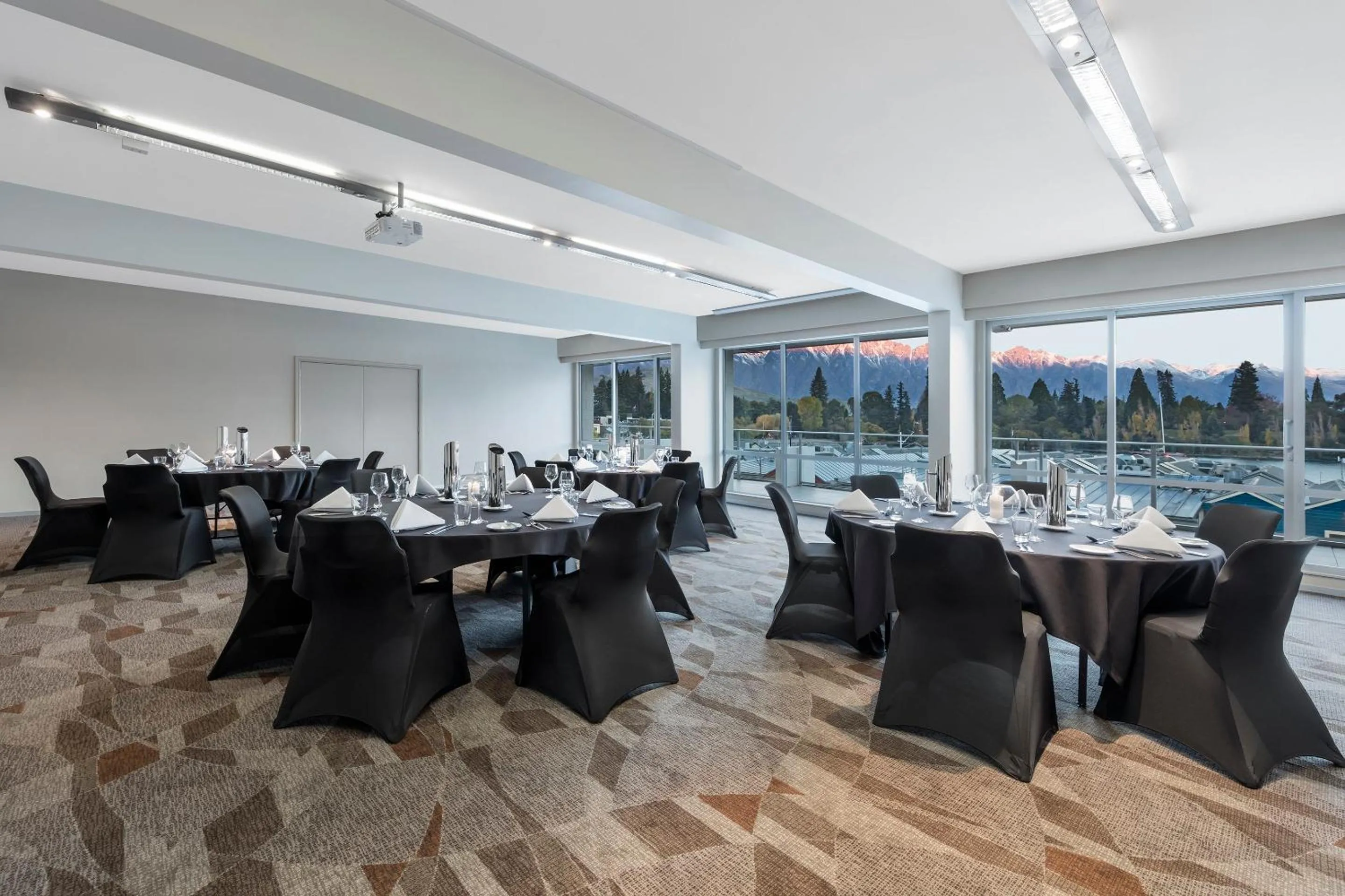 Meeting/conference room in Crowne Plaza Queenstown by IHG