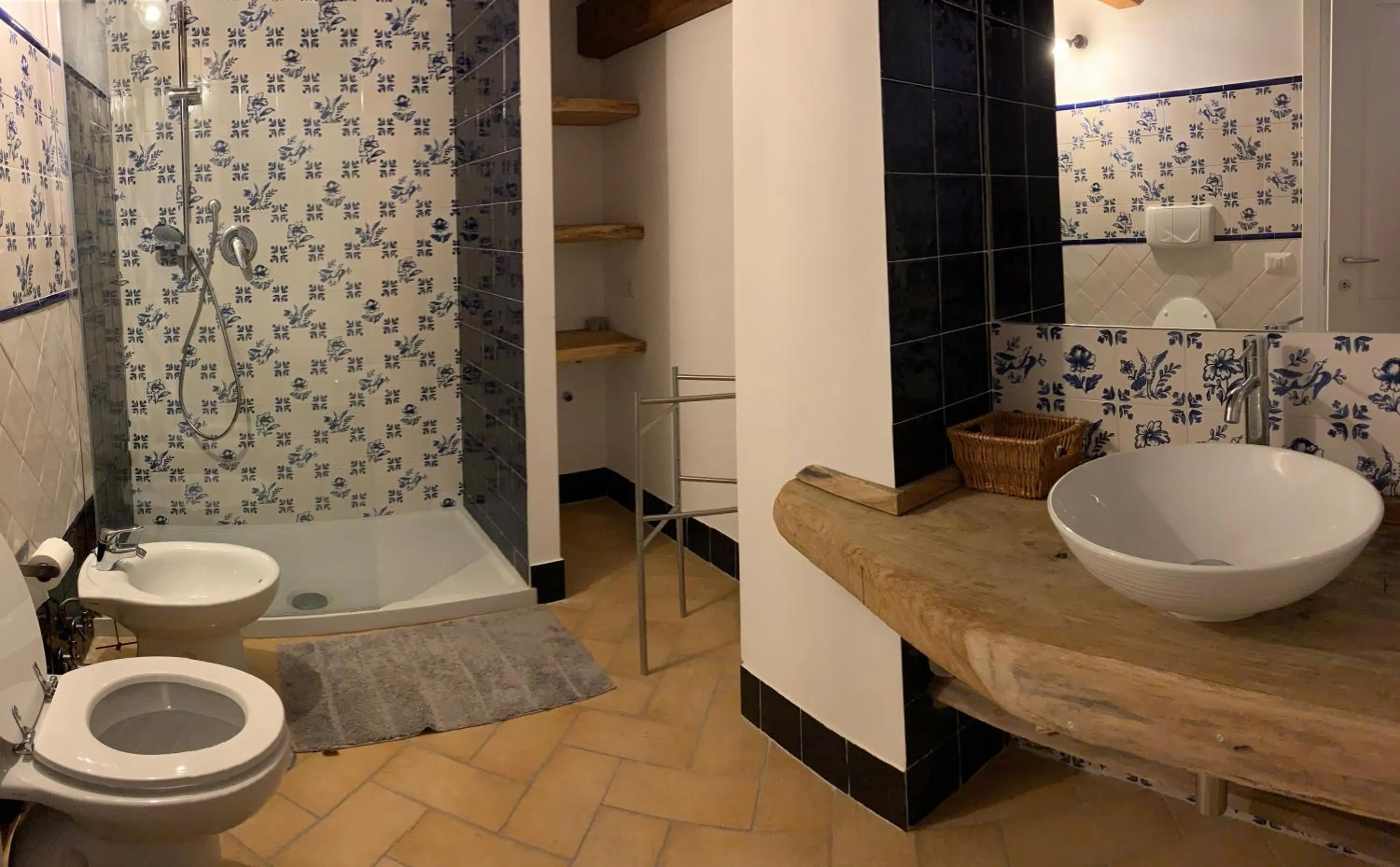 Shower in B&B I 4 Sentieri