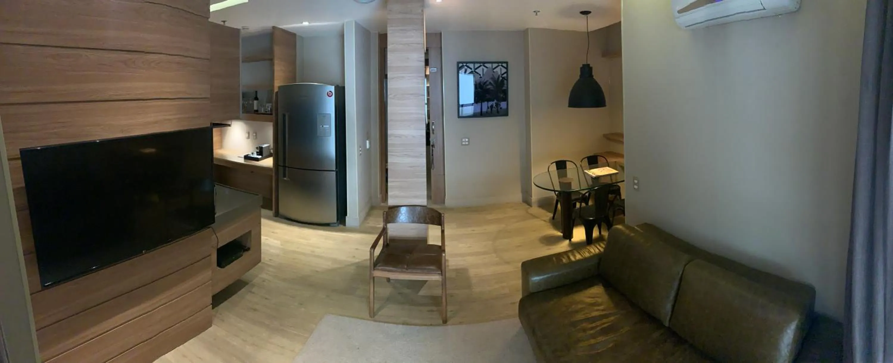 Communal lounge/ TV room in Ritz Copacabana Hotel