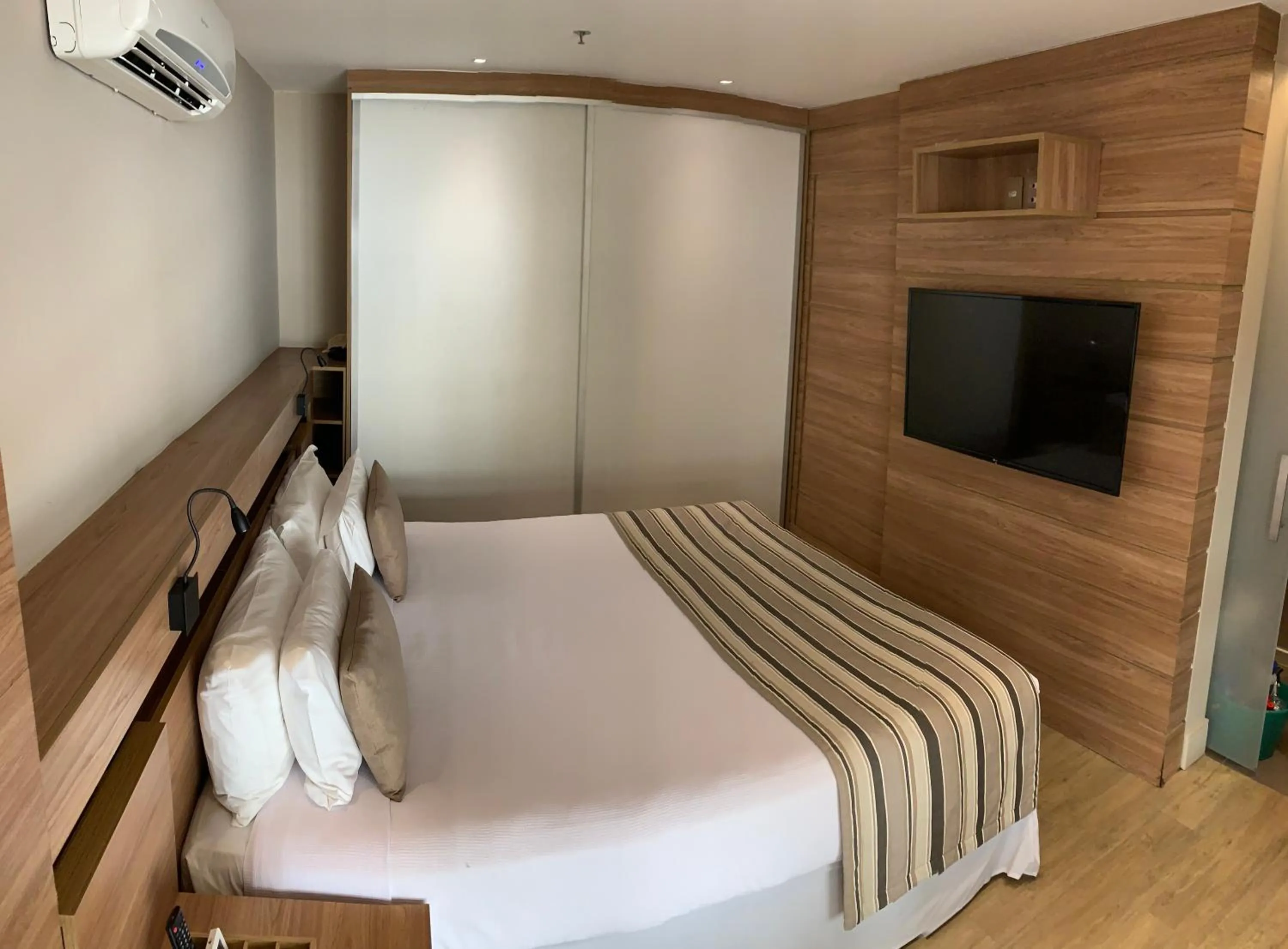 Bed in Ritz Copacabana Hotel