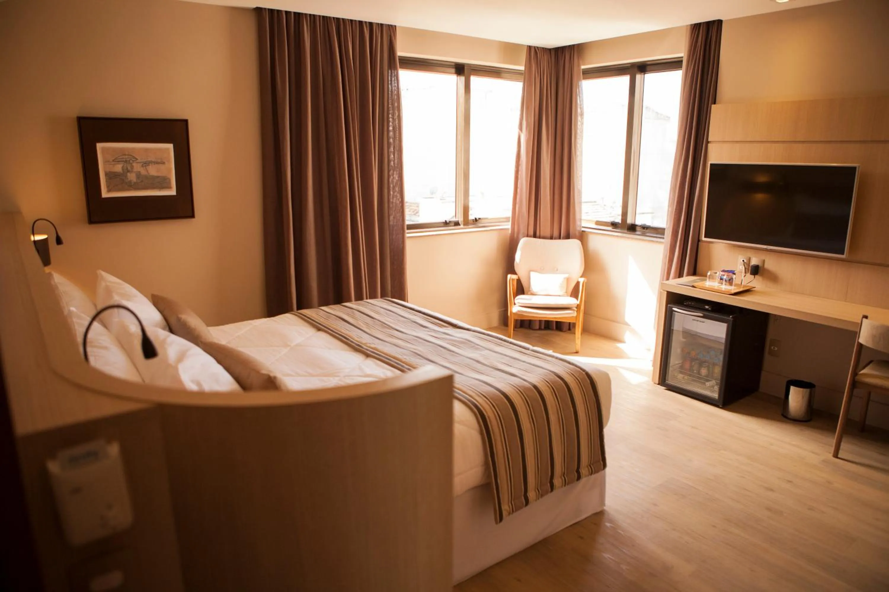 Photo of the whole room, Bed in Ritz Copacabana Hotel