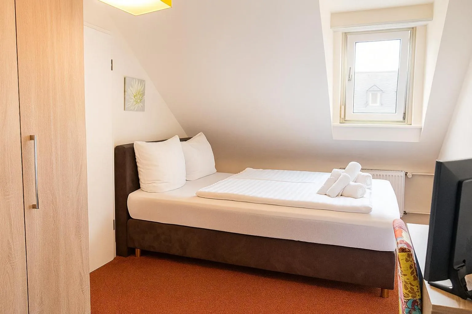 Bedroom, Bed in Hotel Kleiner Markt