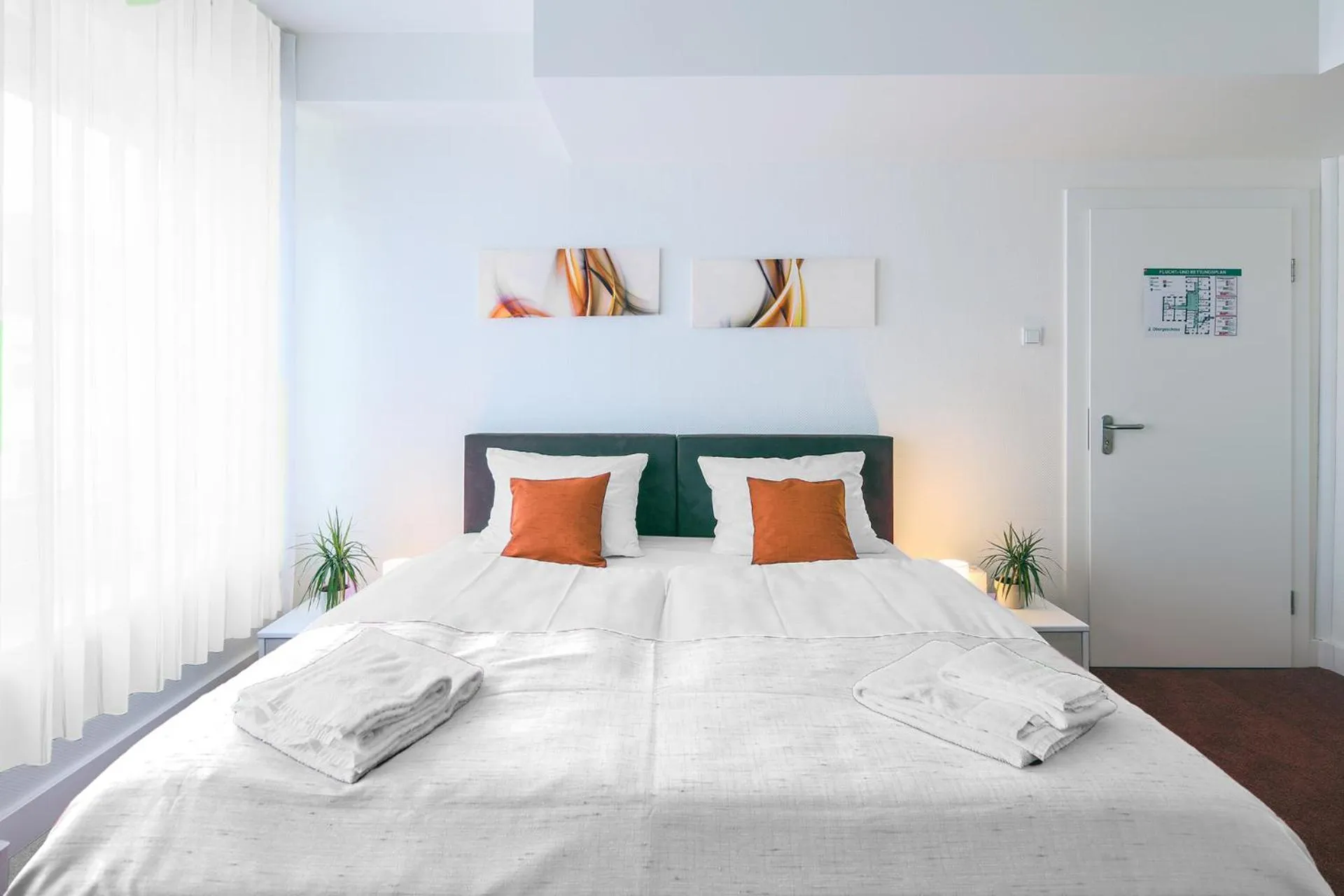 Bedroom, Bed in Hotel Kleiner Markt