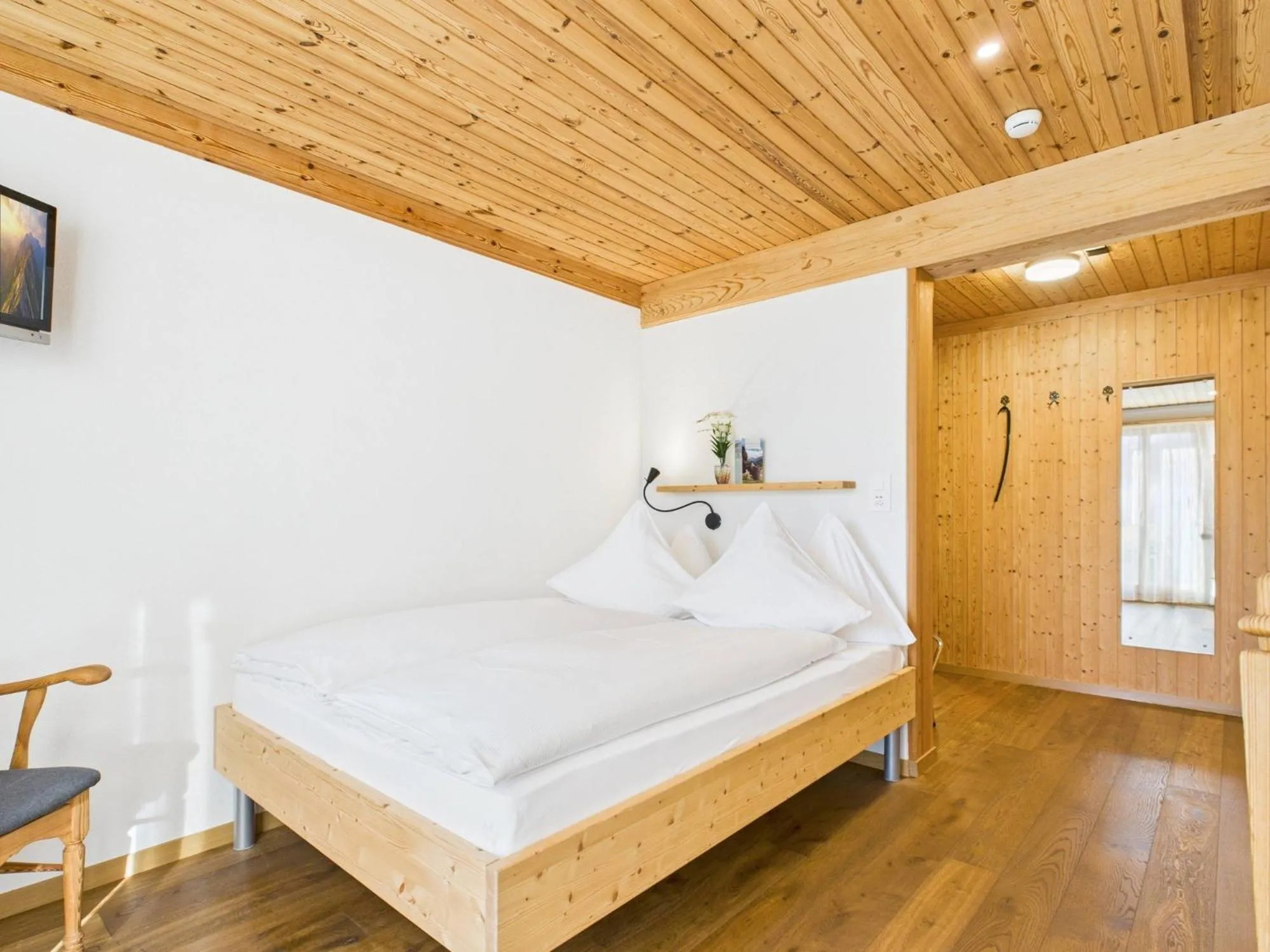 Bed in Bergblick Lodge - 3 Sterne Garni - Neueröffnung