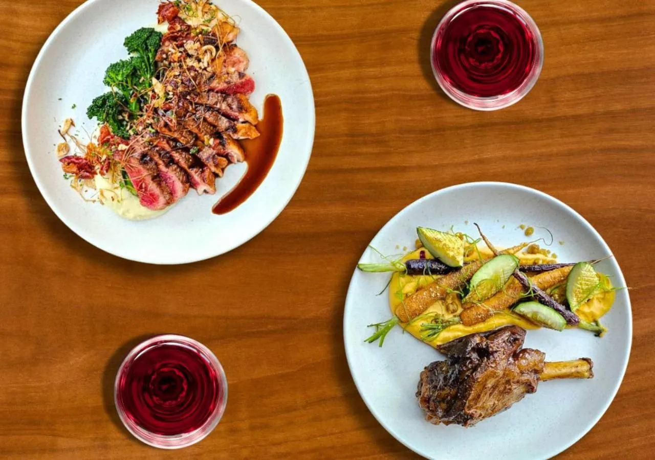 Restaurant/places to eat in JetPark Hamilton Airport New Zealand