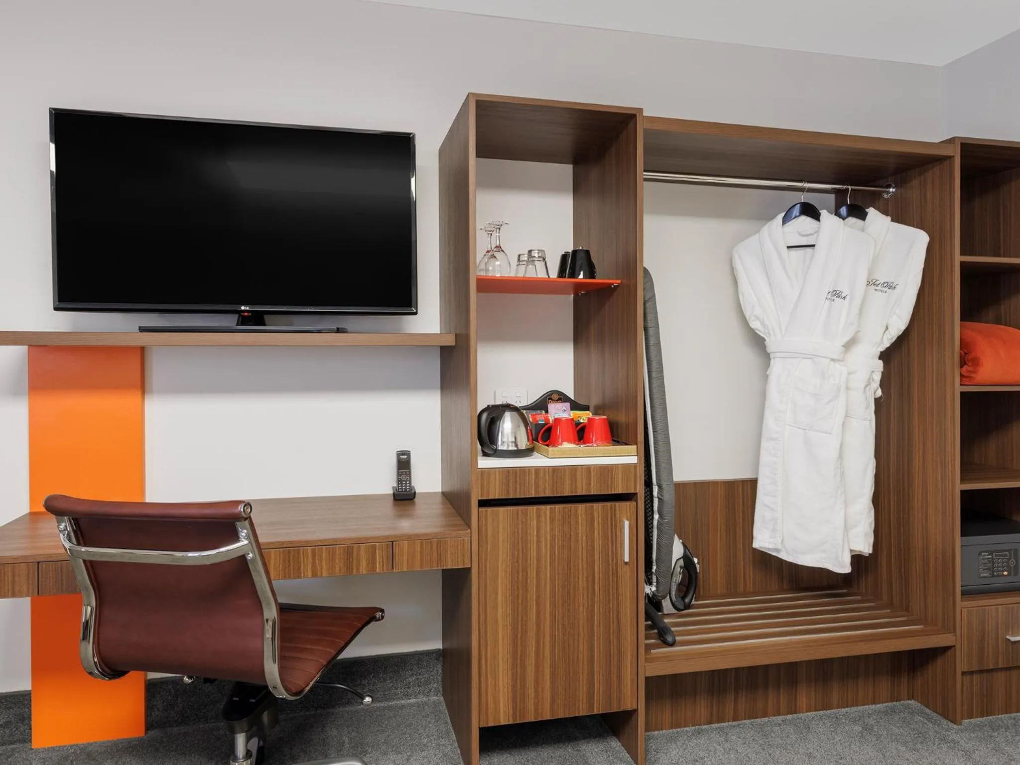 Coffee/tea facilities in JetPark Hamilton Airport New Zealand