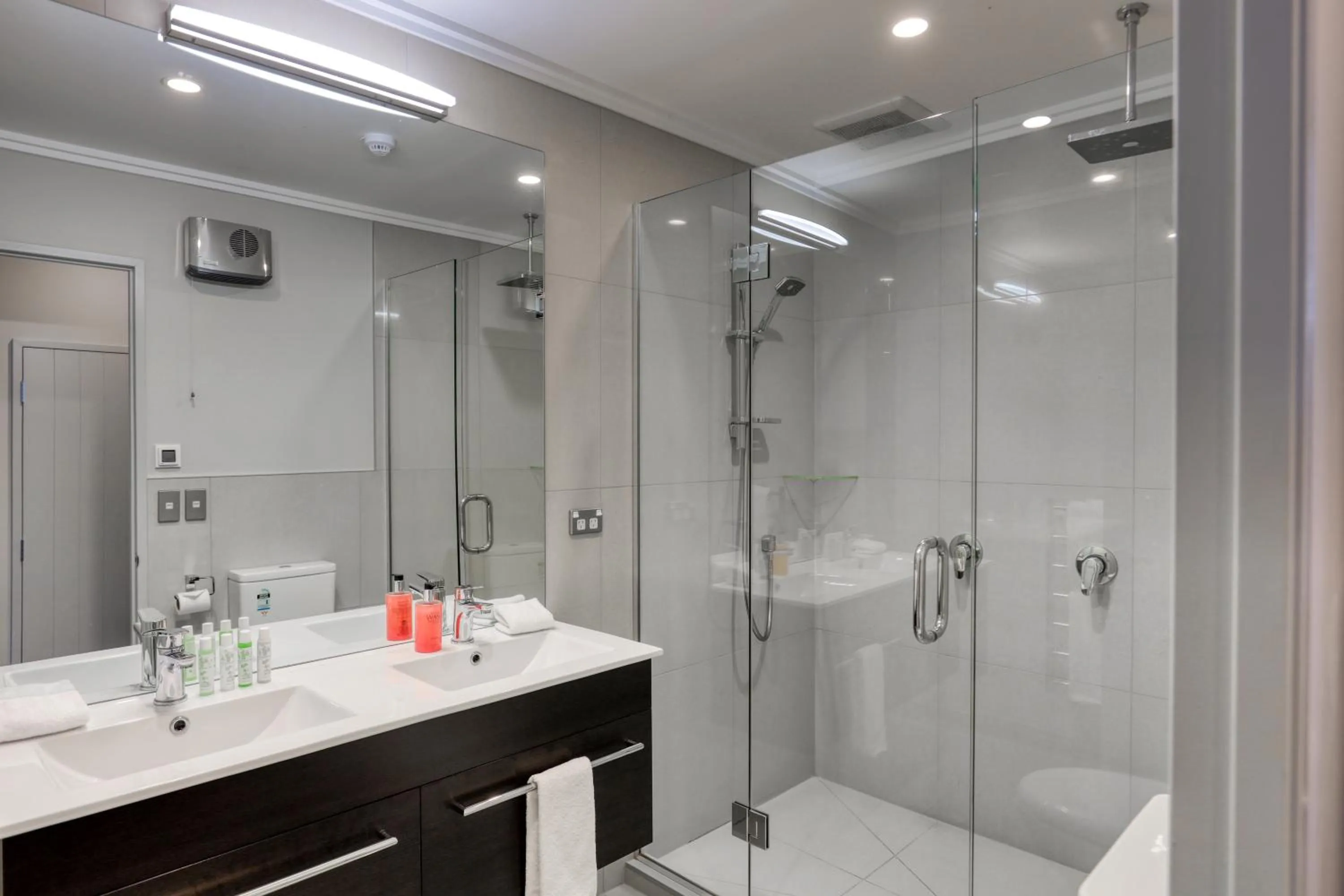 Bathroom in Marsden Lake Resort Central Otago