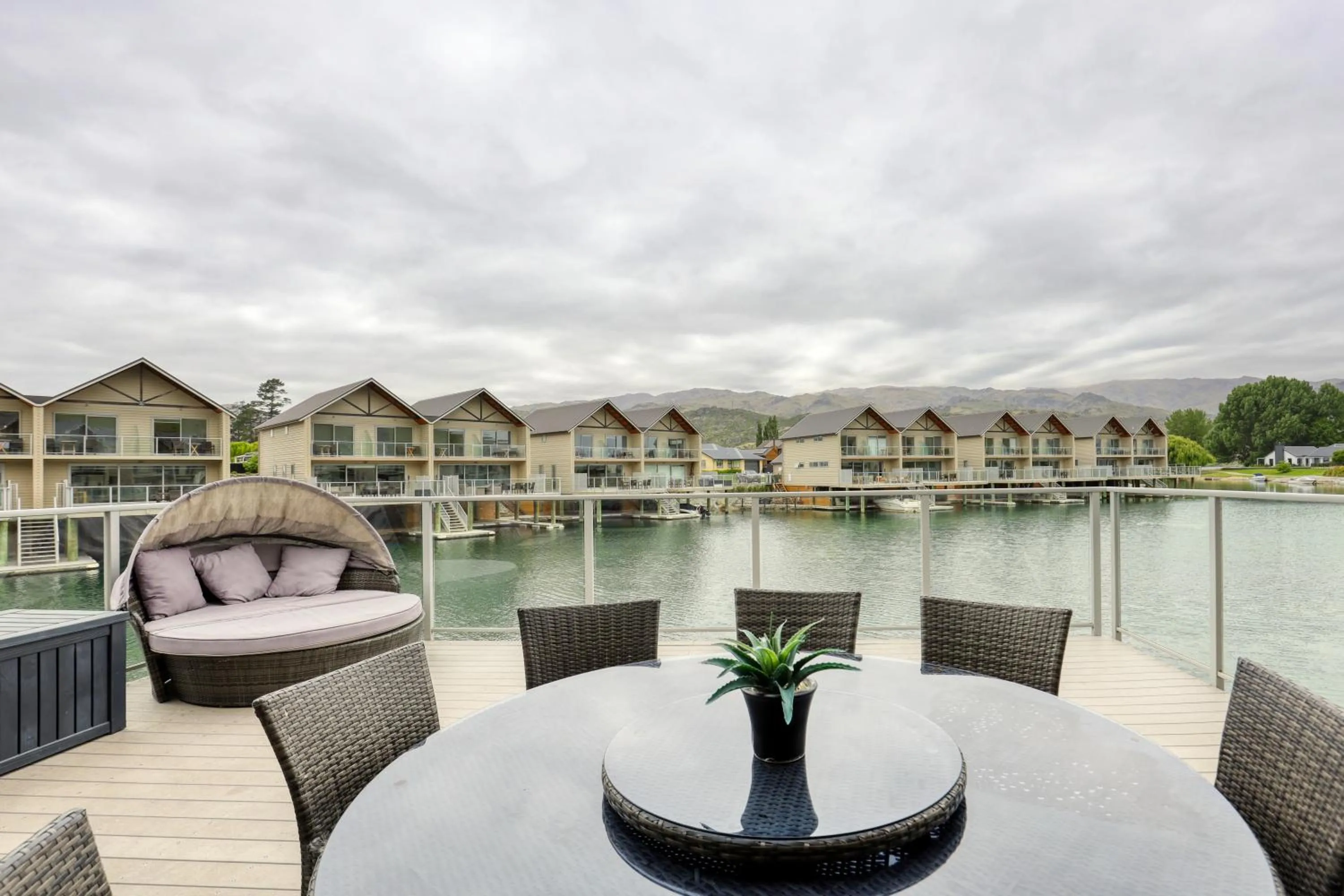 Balcony/Terrace in Marsden Lake Resort Central Otago