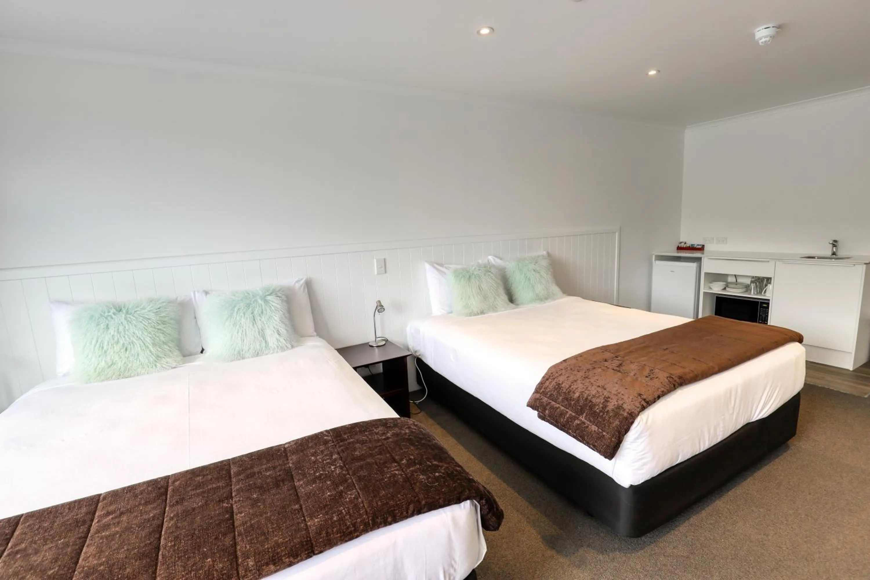 Photo of the whole room, Bed in Marsden Lake Resort Central Otago