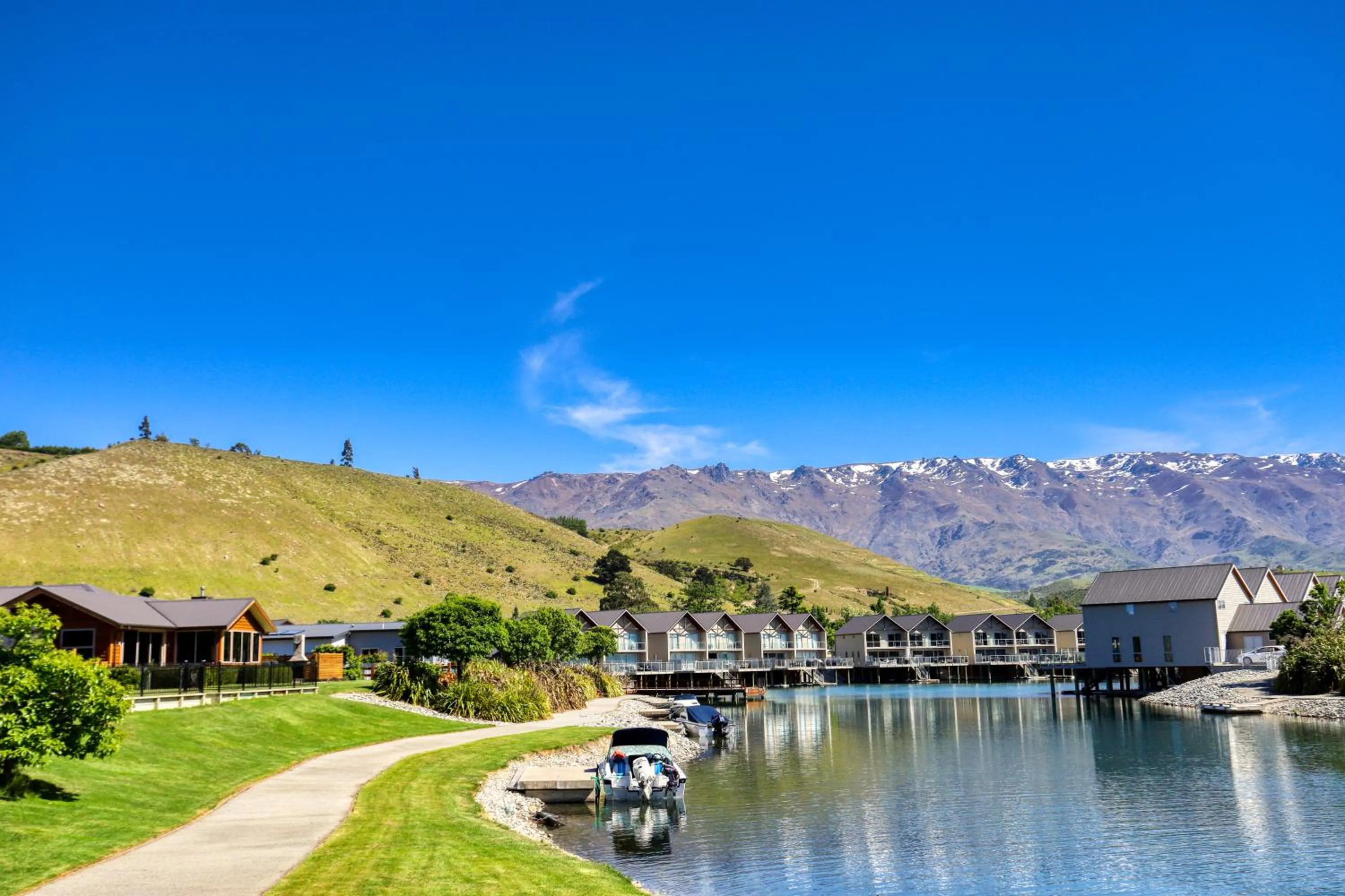 Property building in Marsden Lake Resort Central Otago