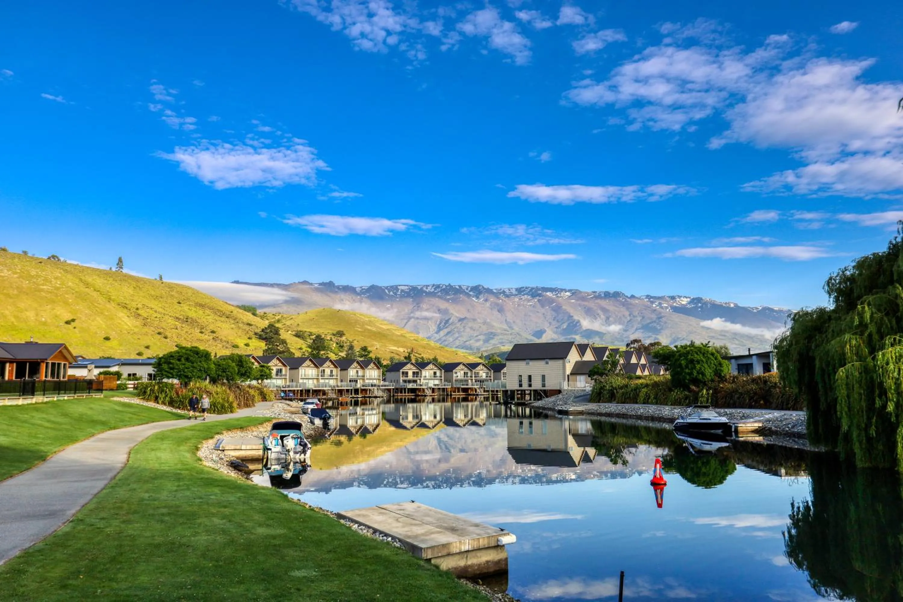 Lake view in Marsden Lake Resort Central Otago