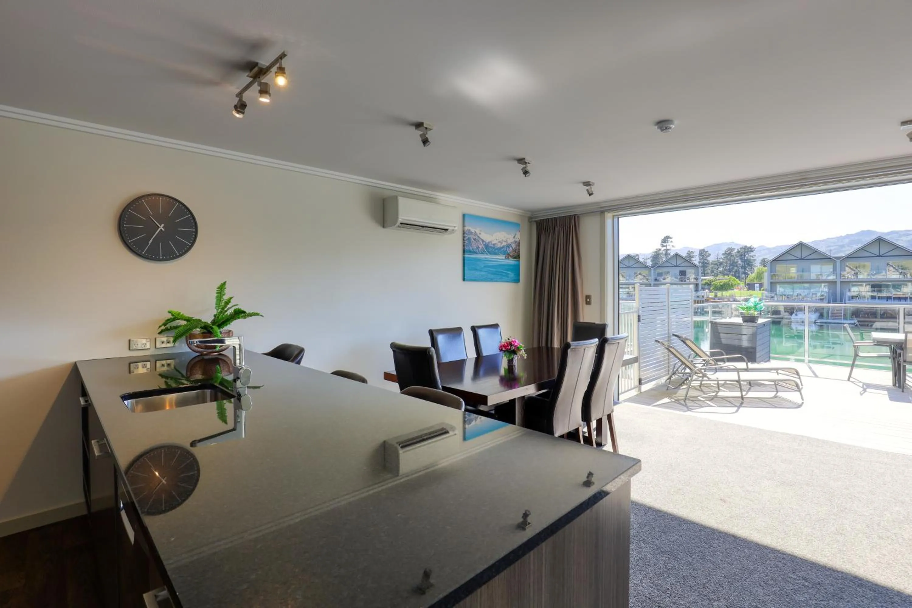 Dining area in Marsden Lake Resort Central Otago