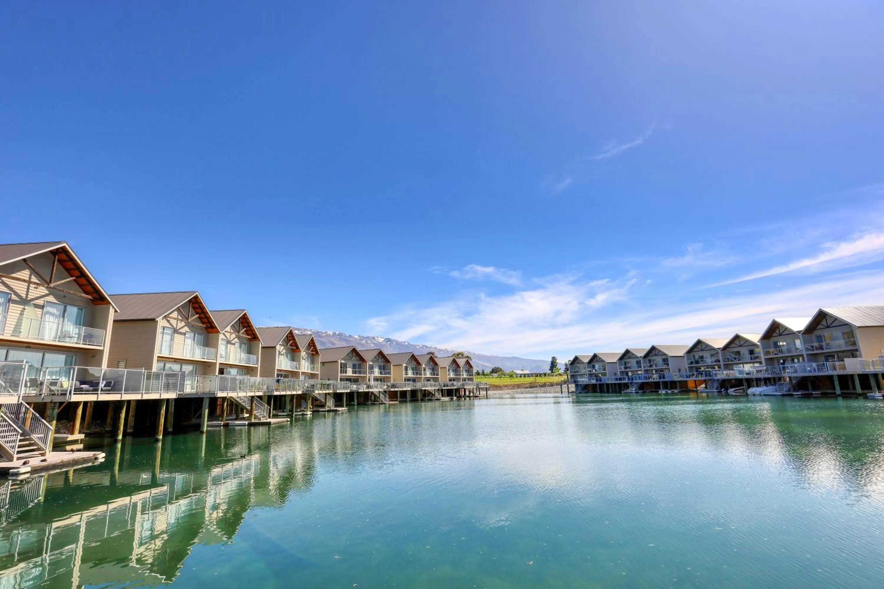 Lake view in Marsden Lake Resort Central Otago