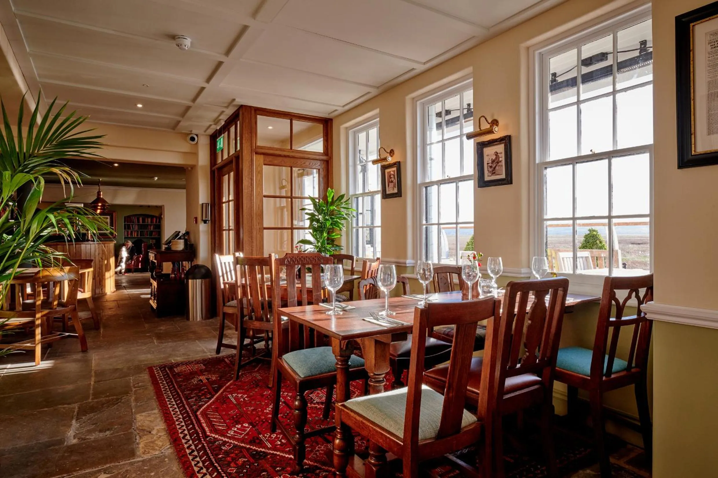 Restaurant/places to eat in The Ship