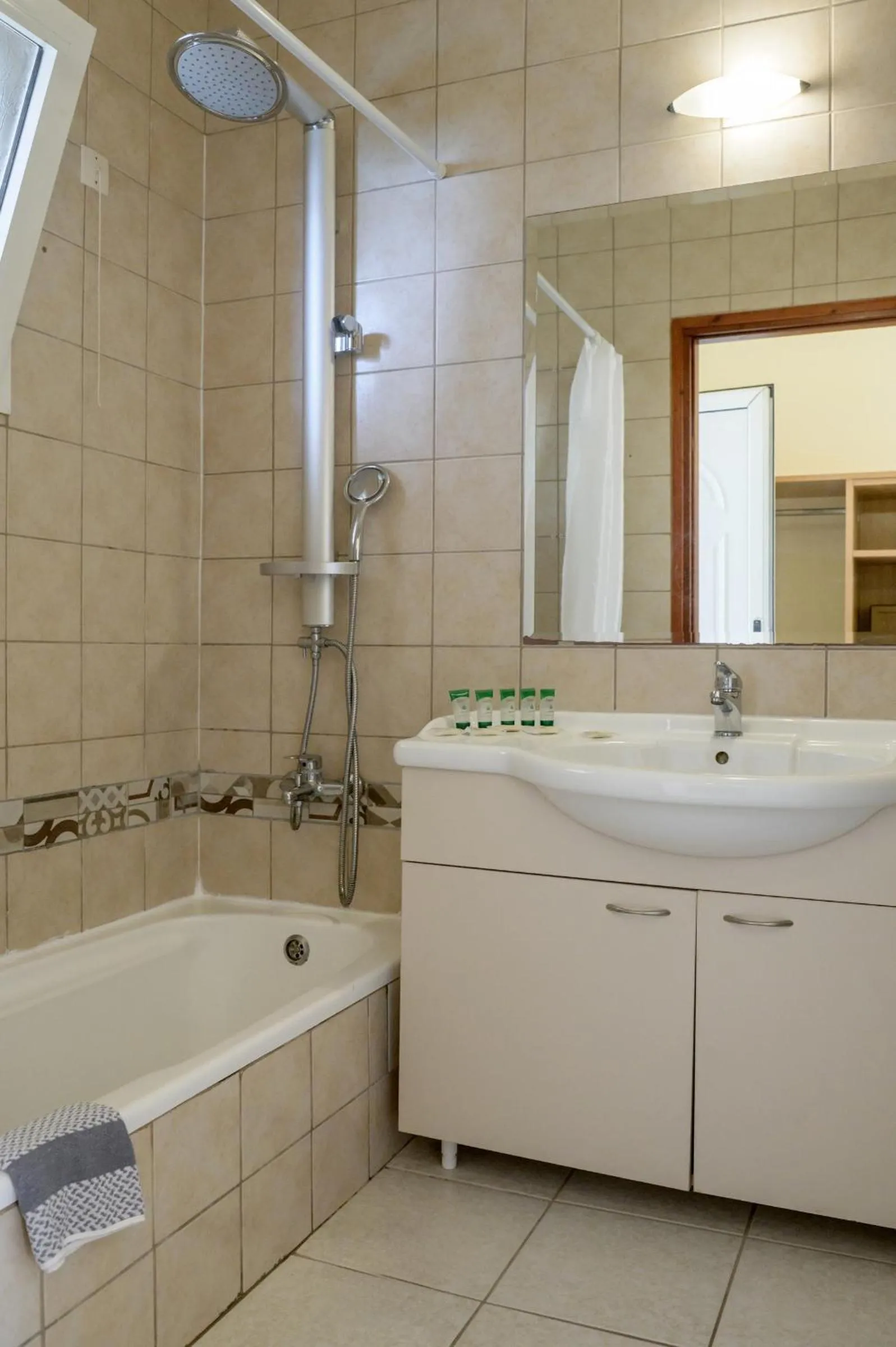 Bathroom in Eri Beach & Village Hotel