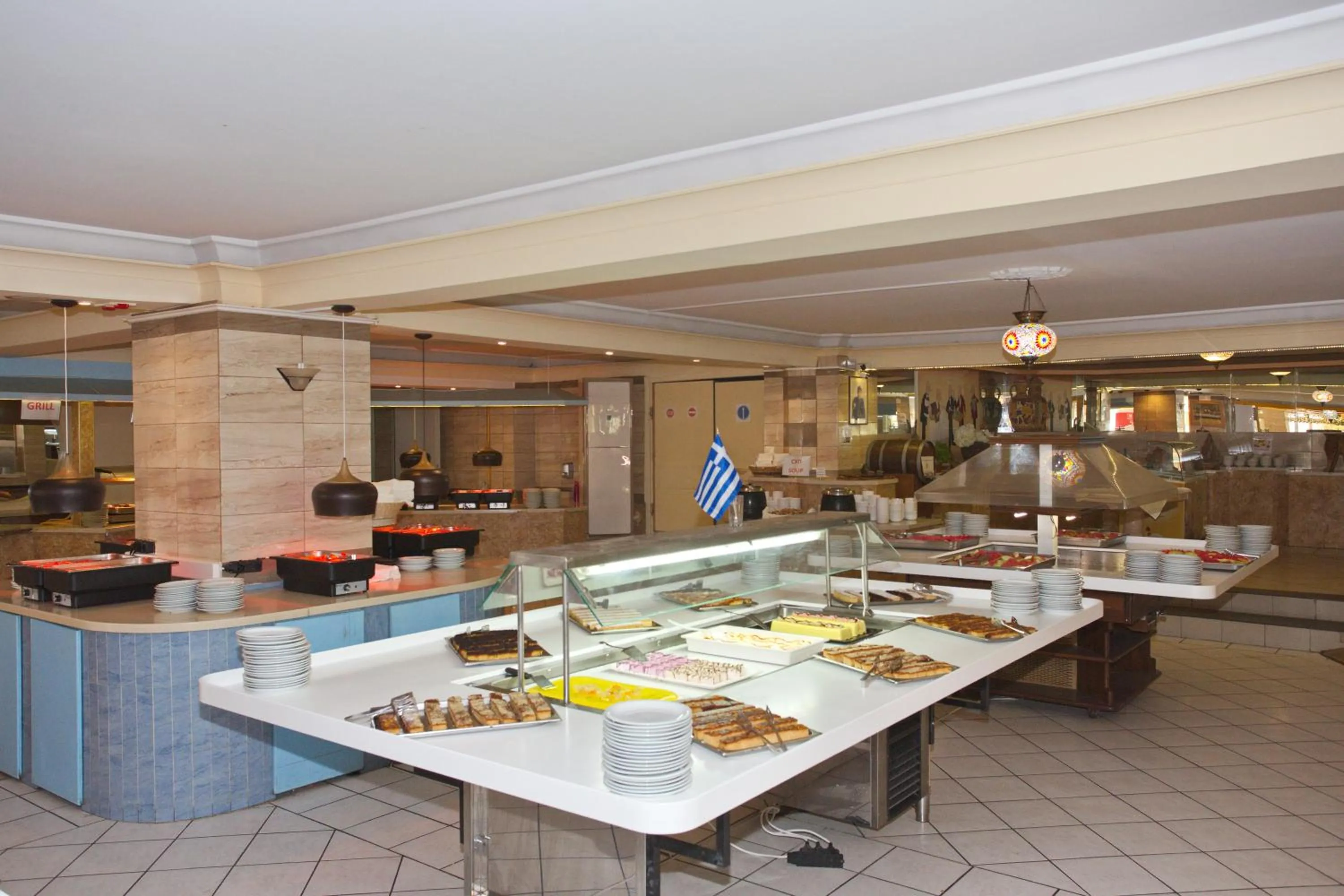 Restaurant/places to eat in Eri Beach & Village Hotel