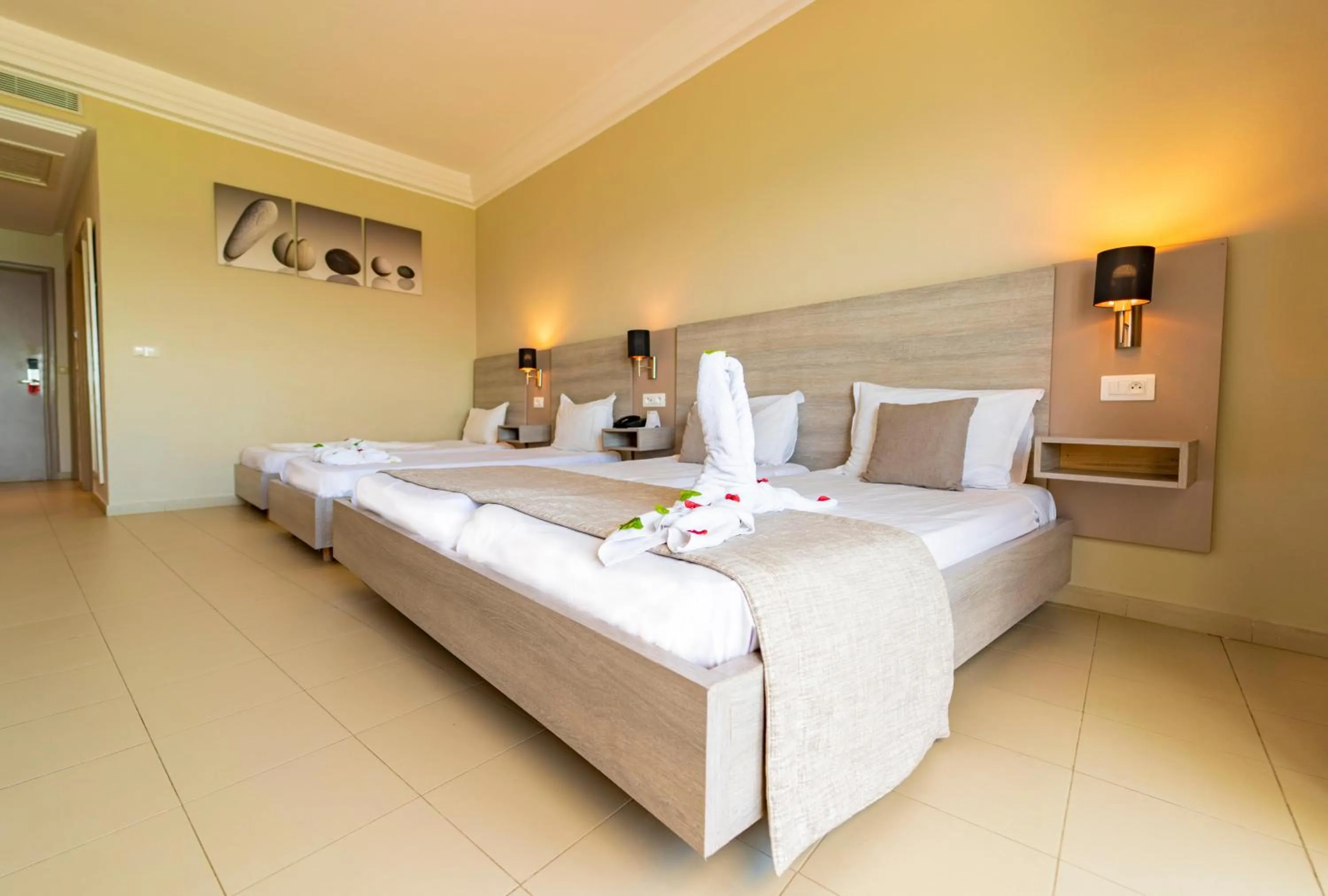 Photo of the whole room, Bed in Riadh Palms- Resort & Spa