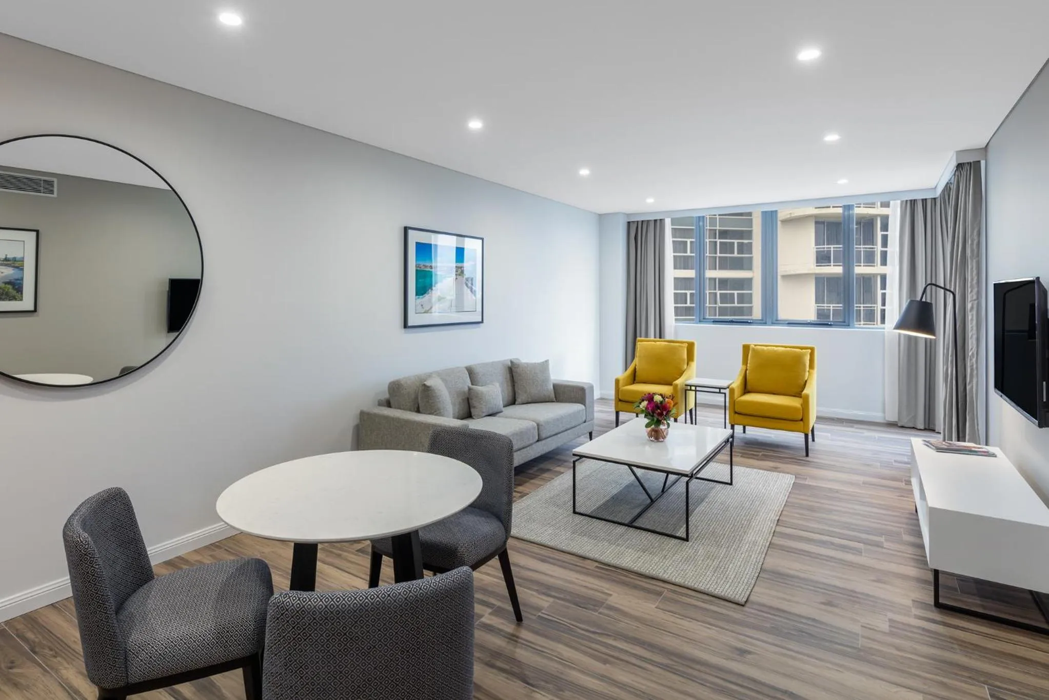TV and multimedia in Meriton Suites Bondi Junction