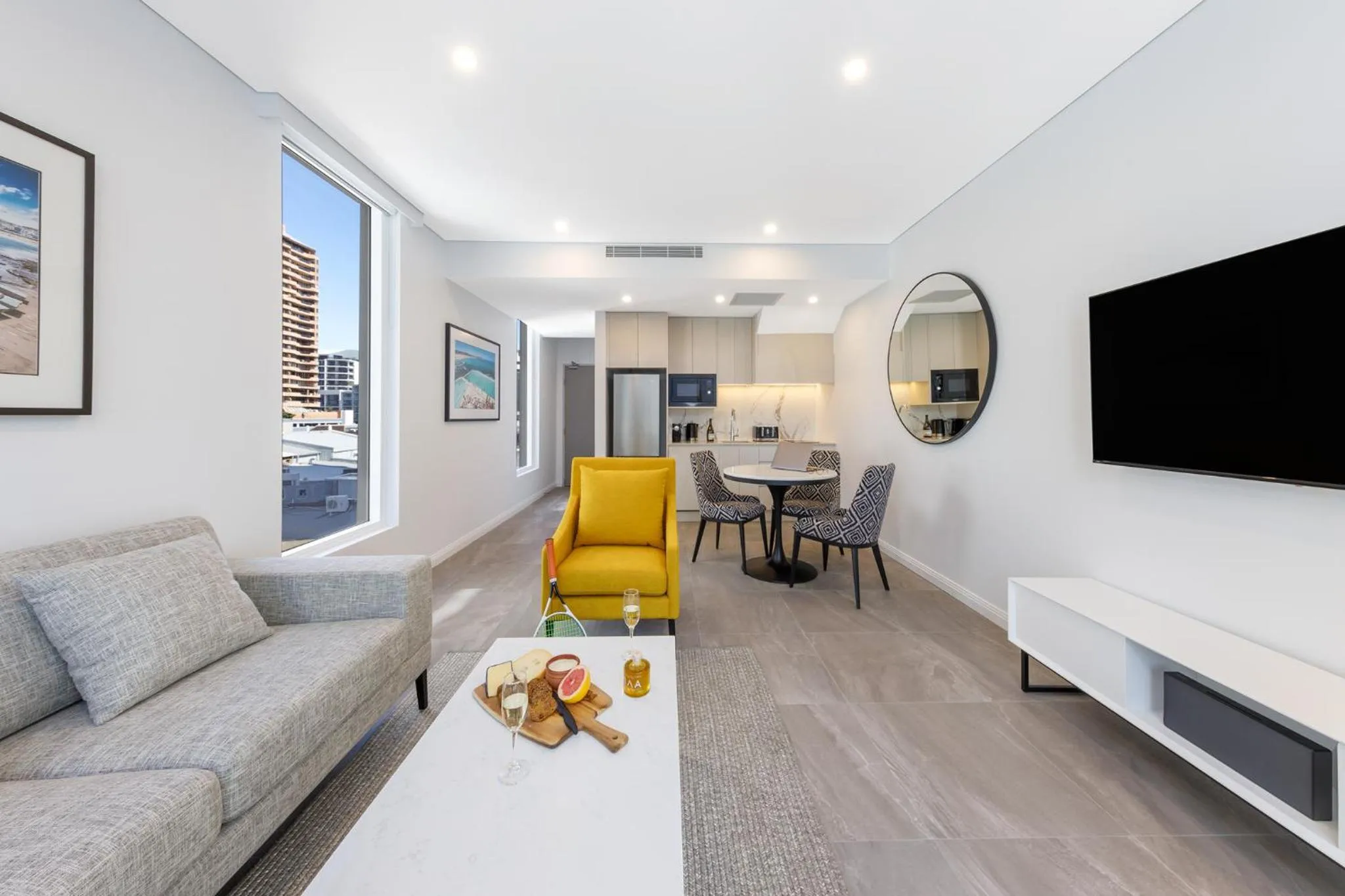 TV and multimedia in Meriton Suites Bondi Junction