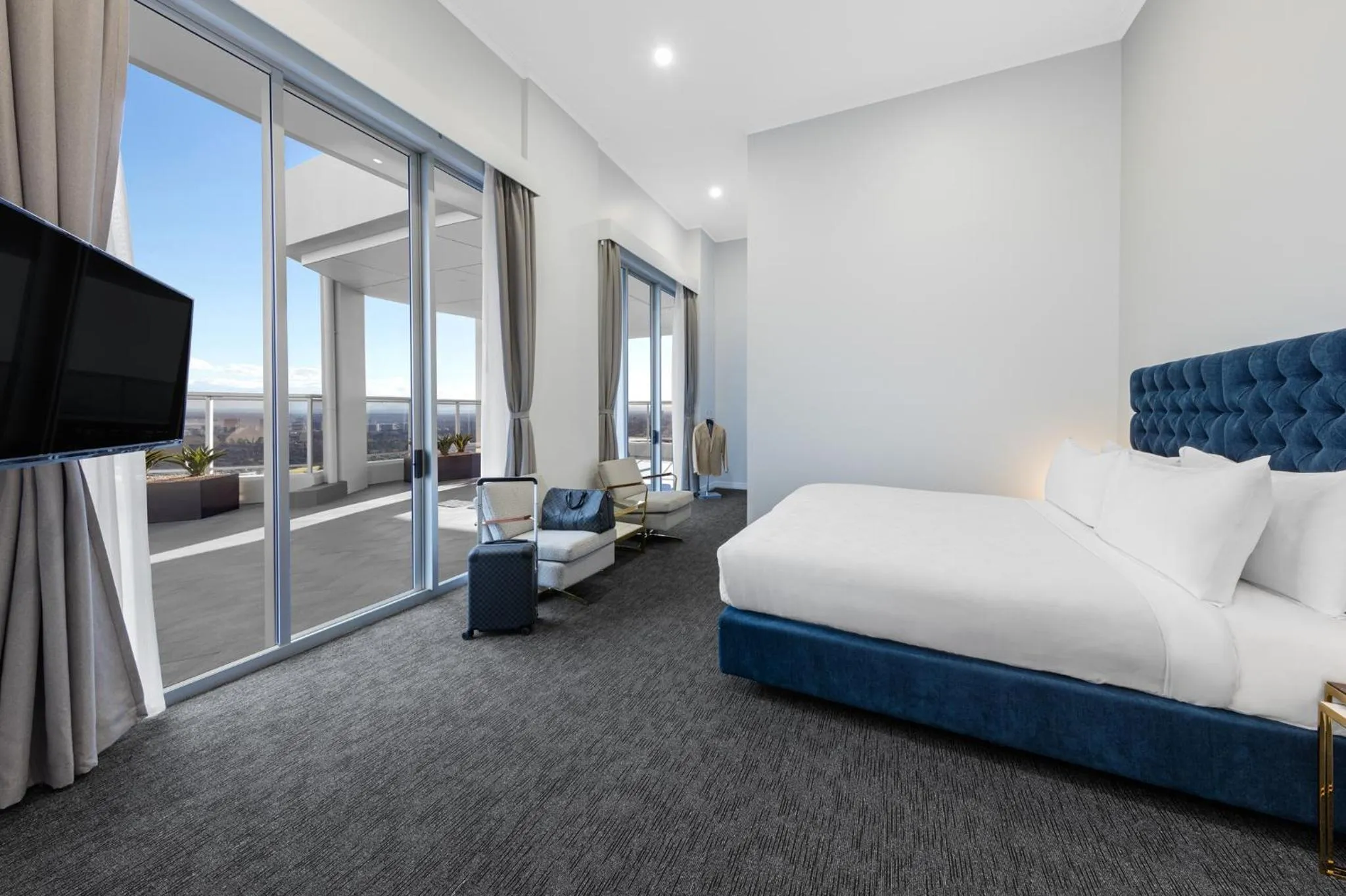 Bed in Meriton Suites Bondi Junction