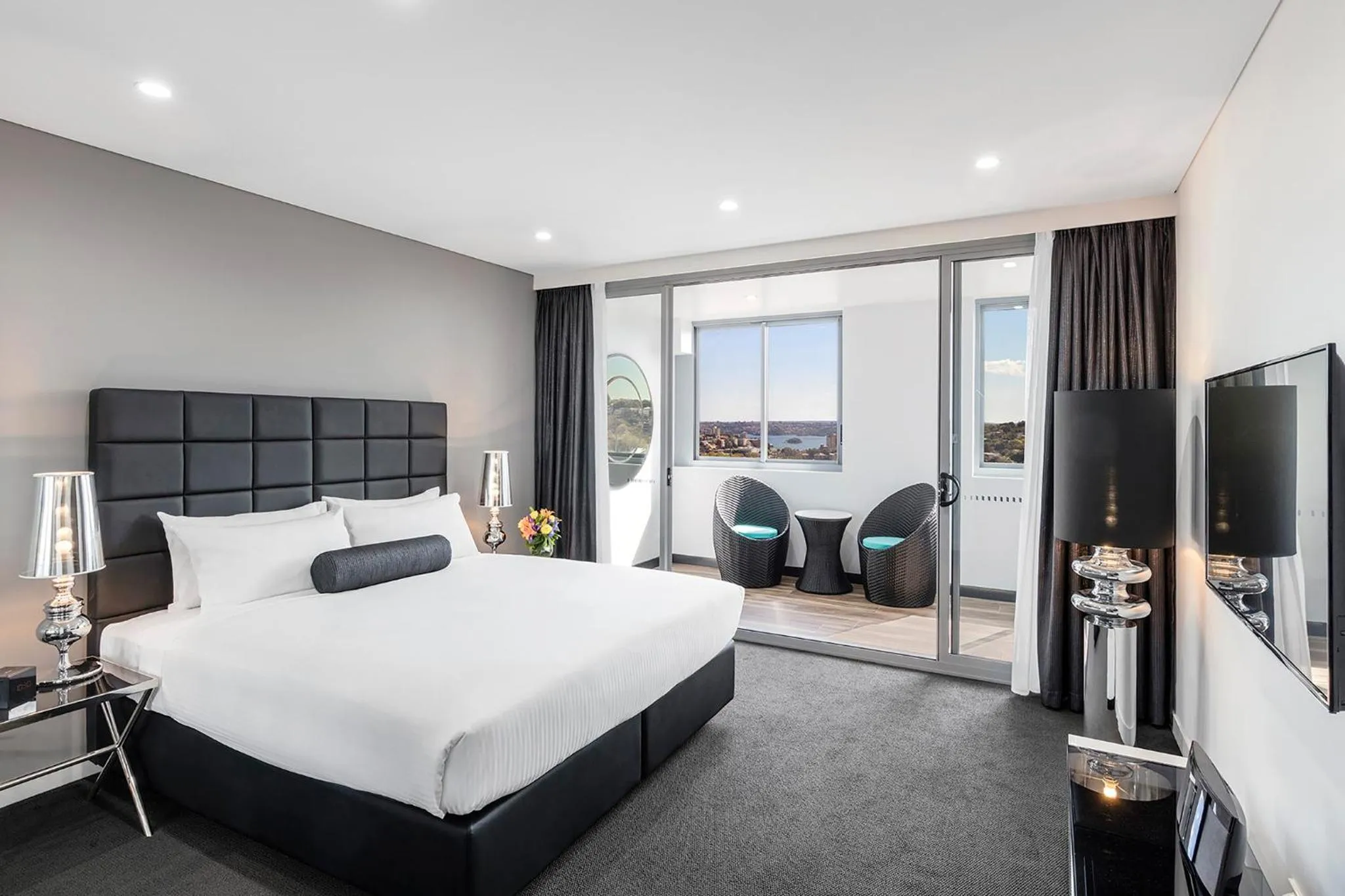 Bed in Meriton Suites Bondi Junction