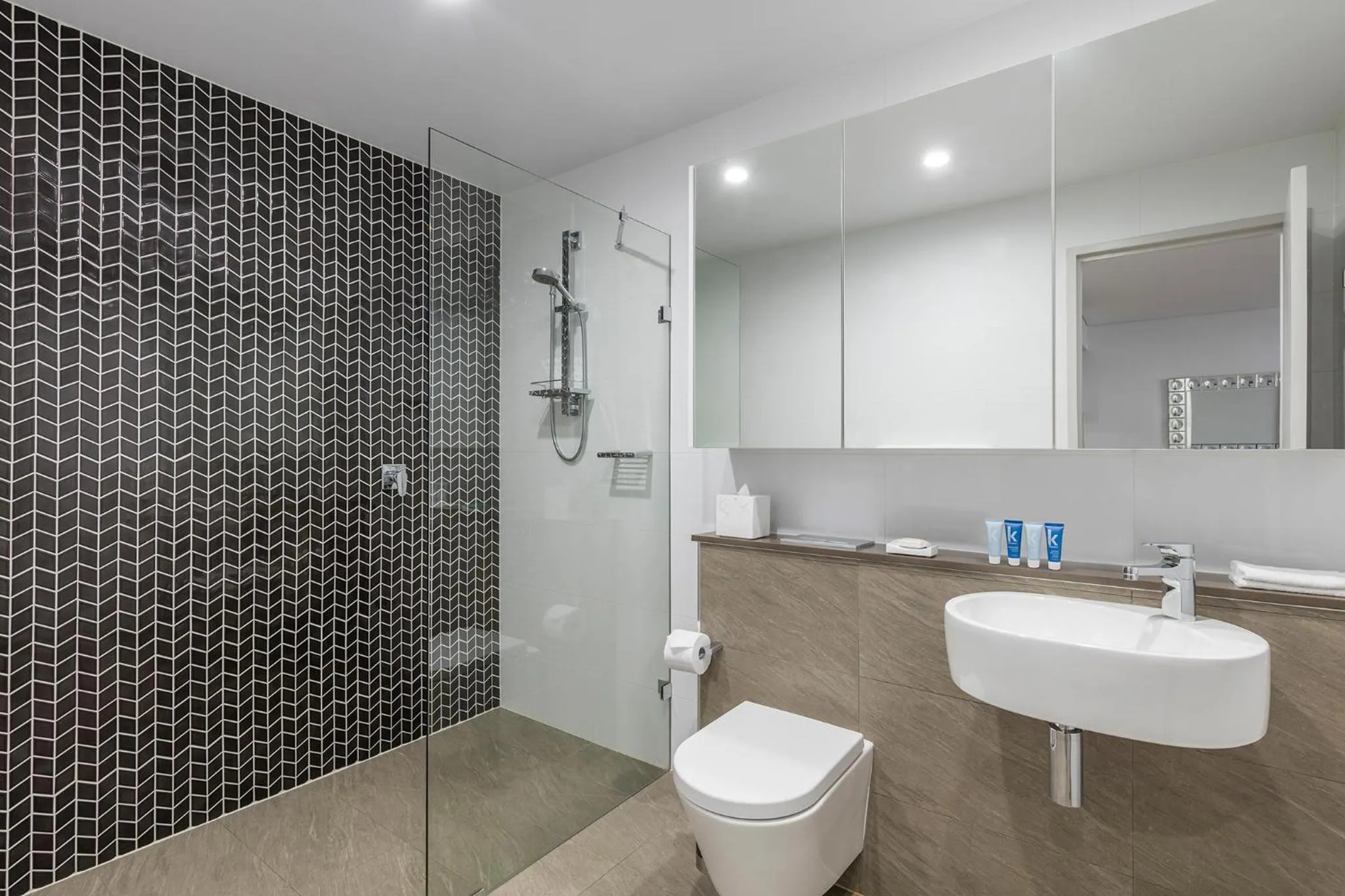 Shower in Meriton Suites Bondi Junction