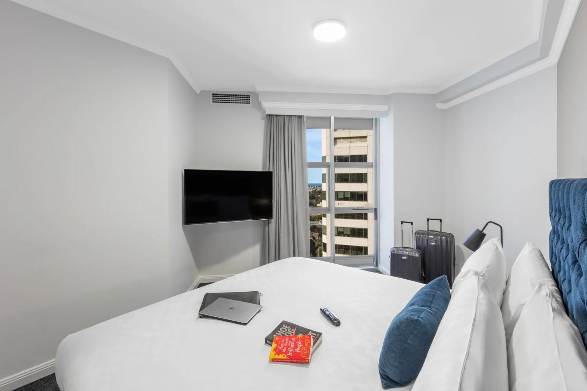 TV and multimedia, Bed in Meriton Suites Bondi Junction